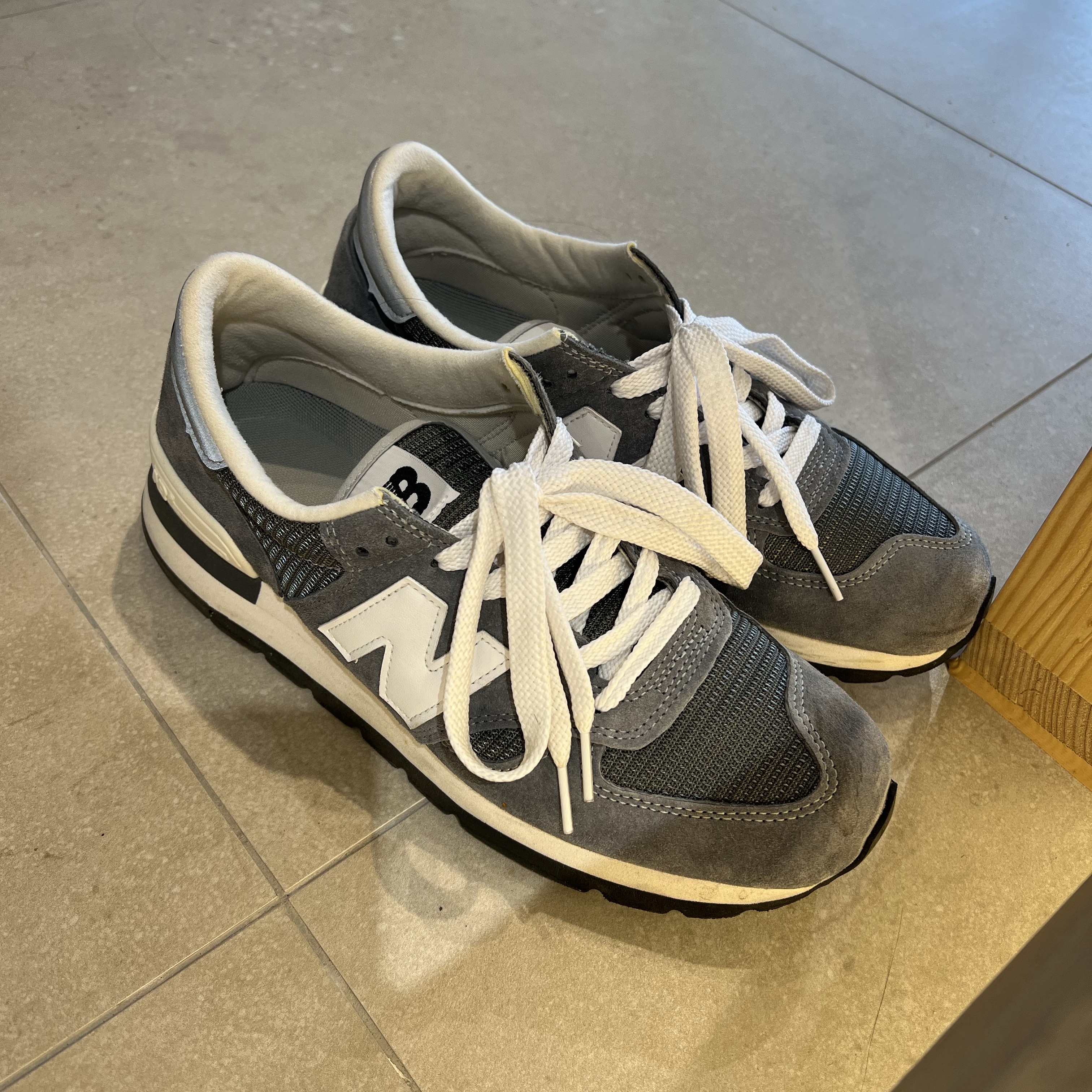 New Balance 990v1 Made in USA Grey White 착용 스타일