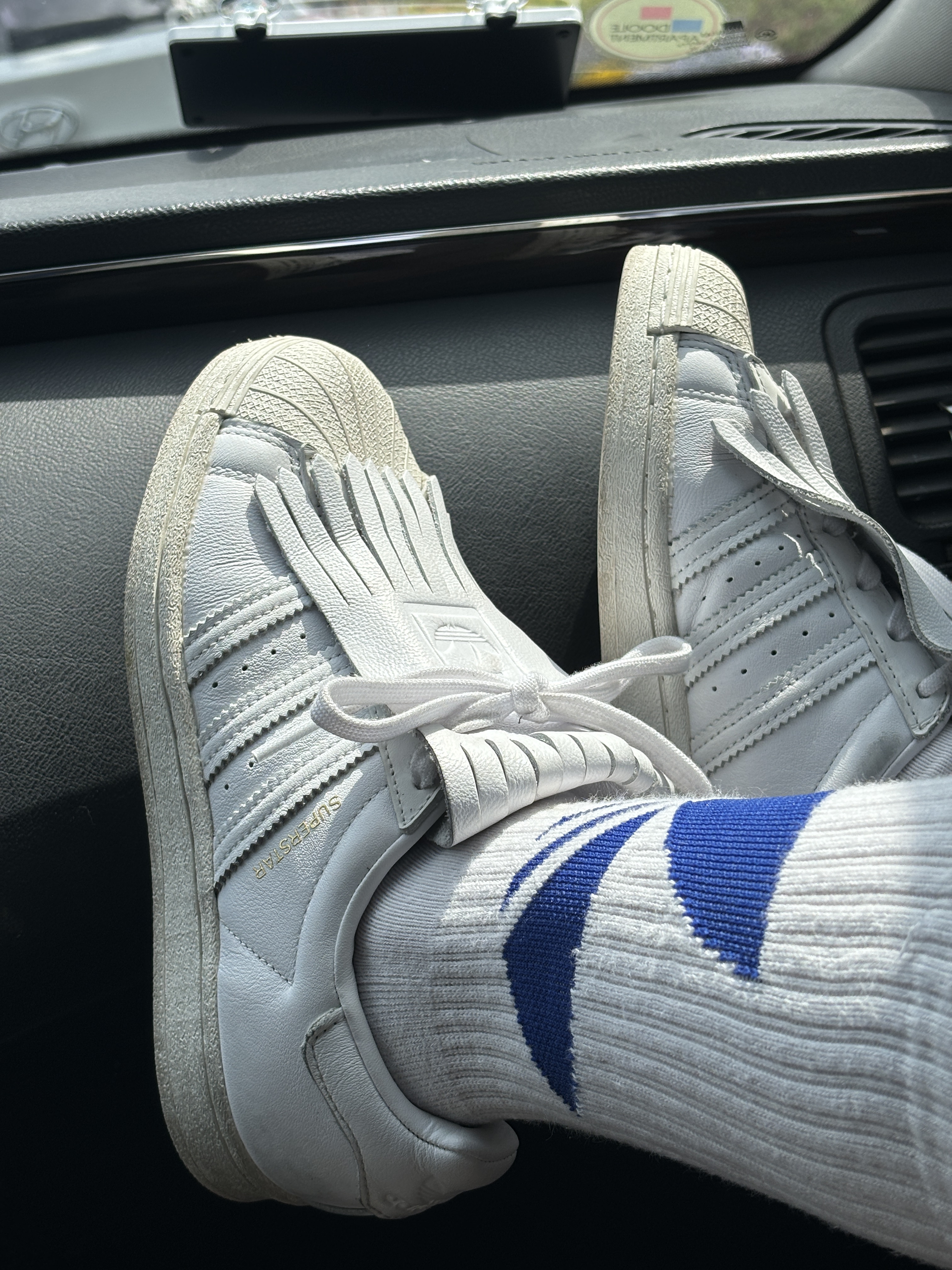 (W) Adidas Superstar Fringe White 착용 스타일 - 2
