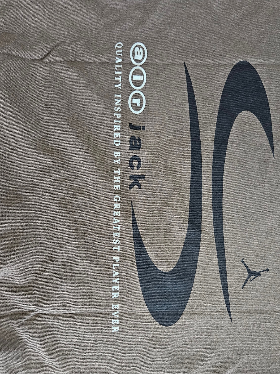 Jordan x Travis Scott T-Shirts Palomino (DZ5510-274) 착용 스타일 - 3