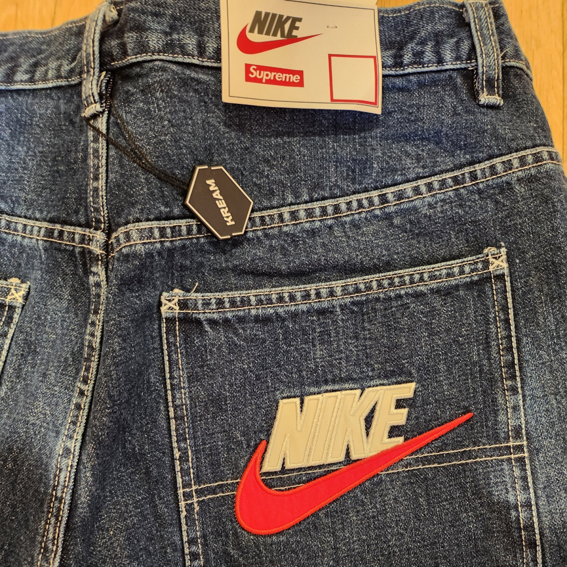 Supreme x Nike Denim Short Indigo - 24SS 착용 스타일 - 2