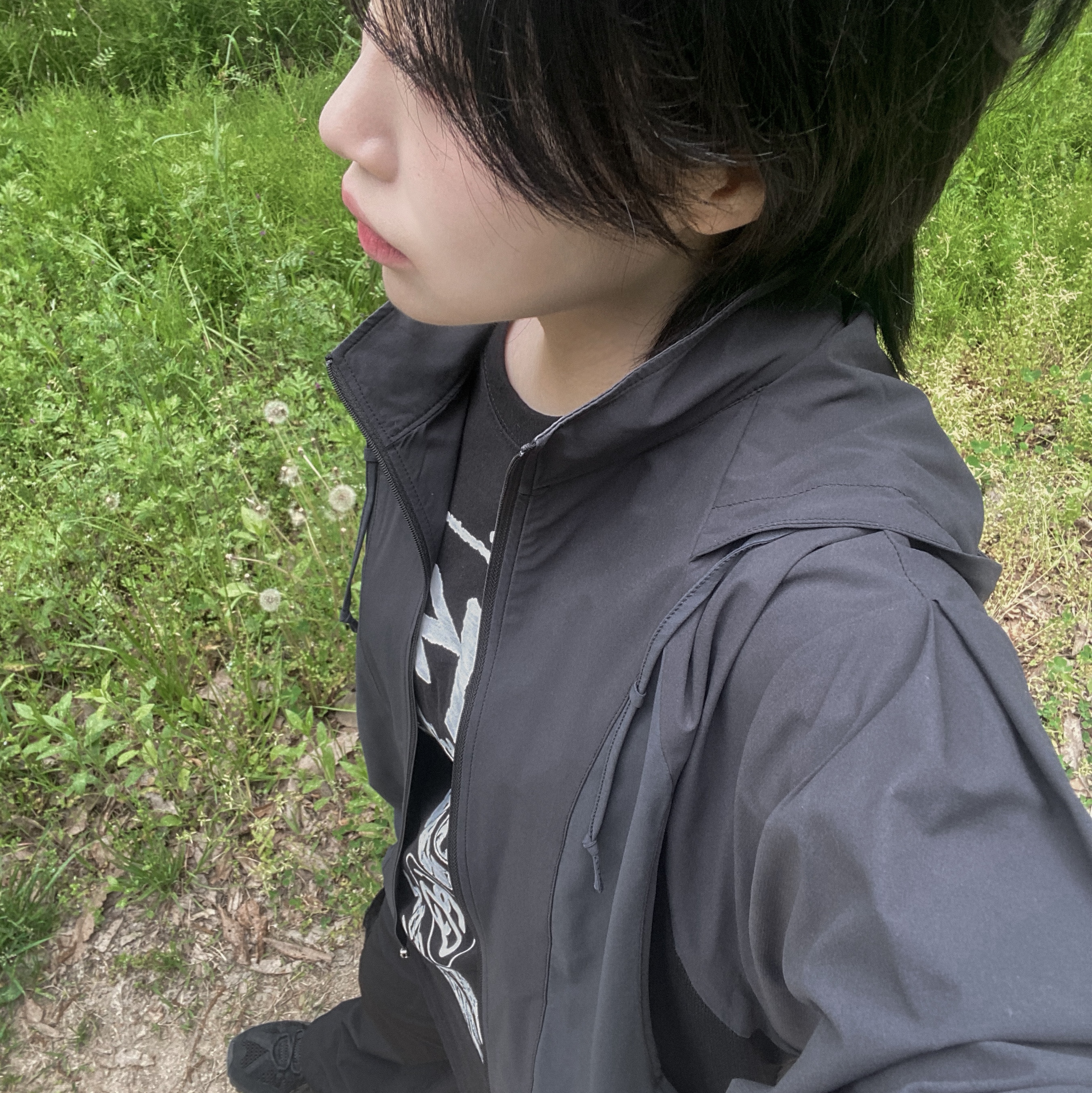 Stussy Tour T-Shirt Black, (W) Mischief SS Color Blocked Windbreaker Black 착용 스타일 - 2
