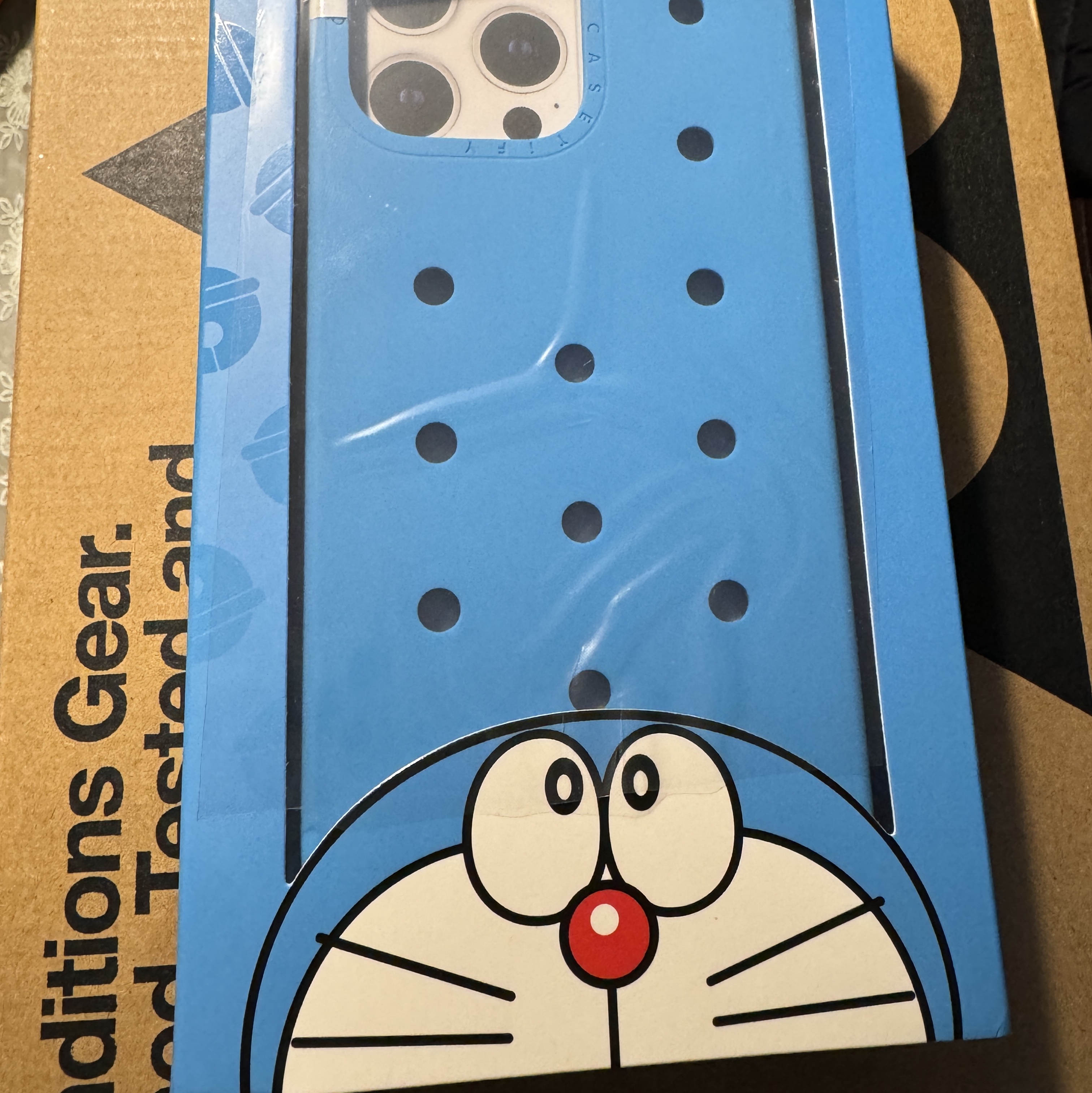Casetify x Doraemon iPhone The Push-in Case 착용 스타일