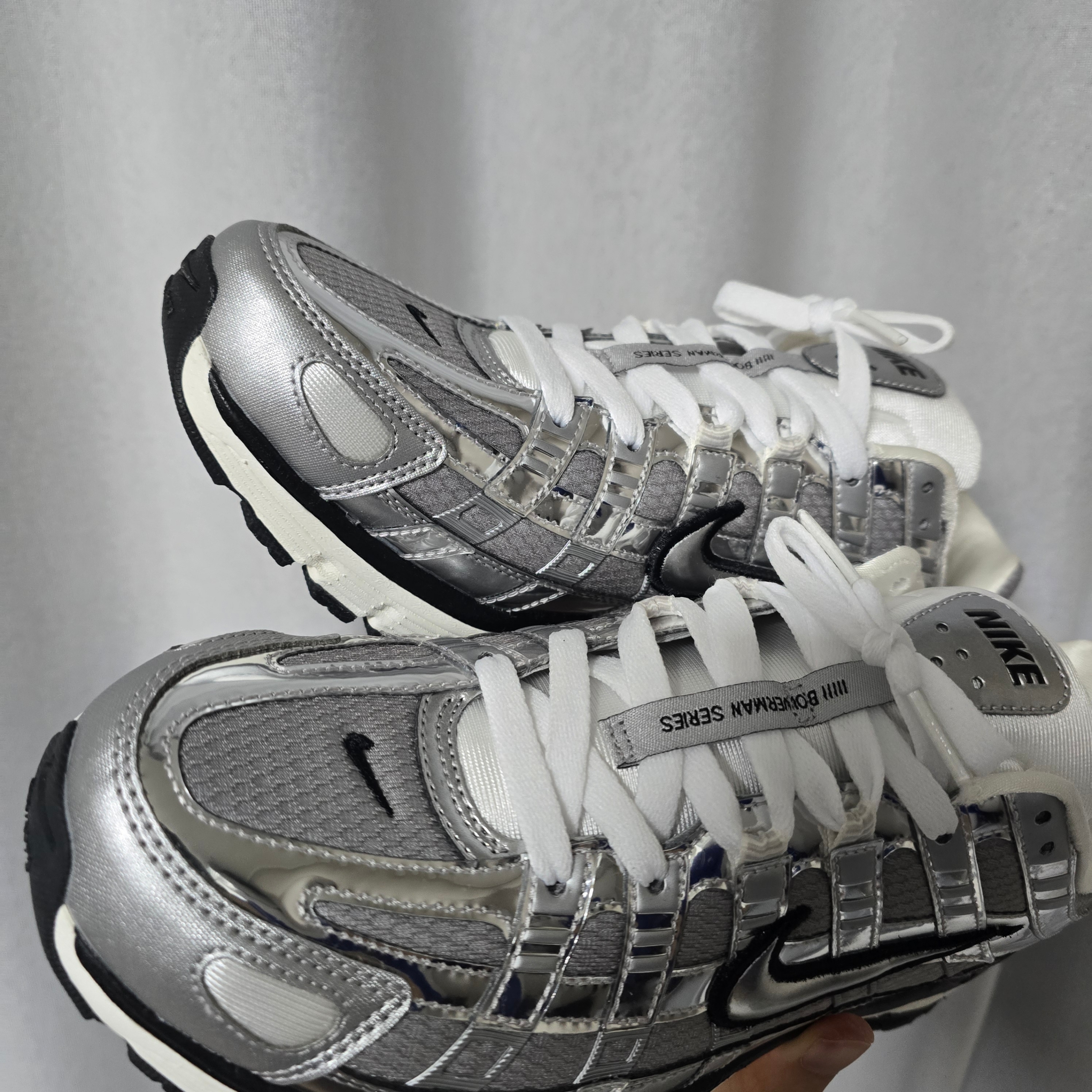 Nike P-6000 Metallic Silver 착용 스타일 - 4