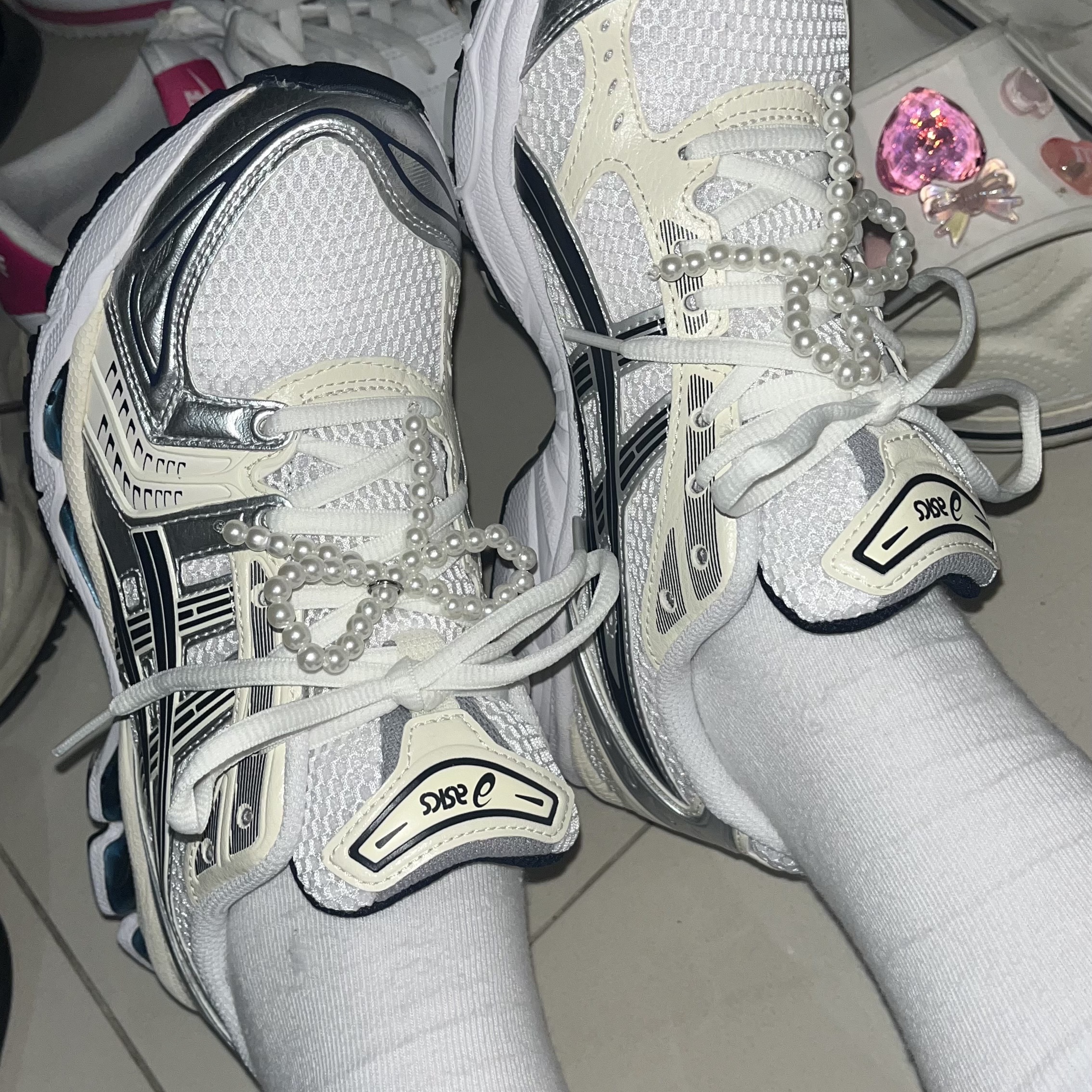 (W) Asics Gel-Kayano 14 White Midnight 착용 스타일