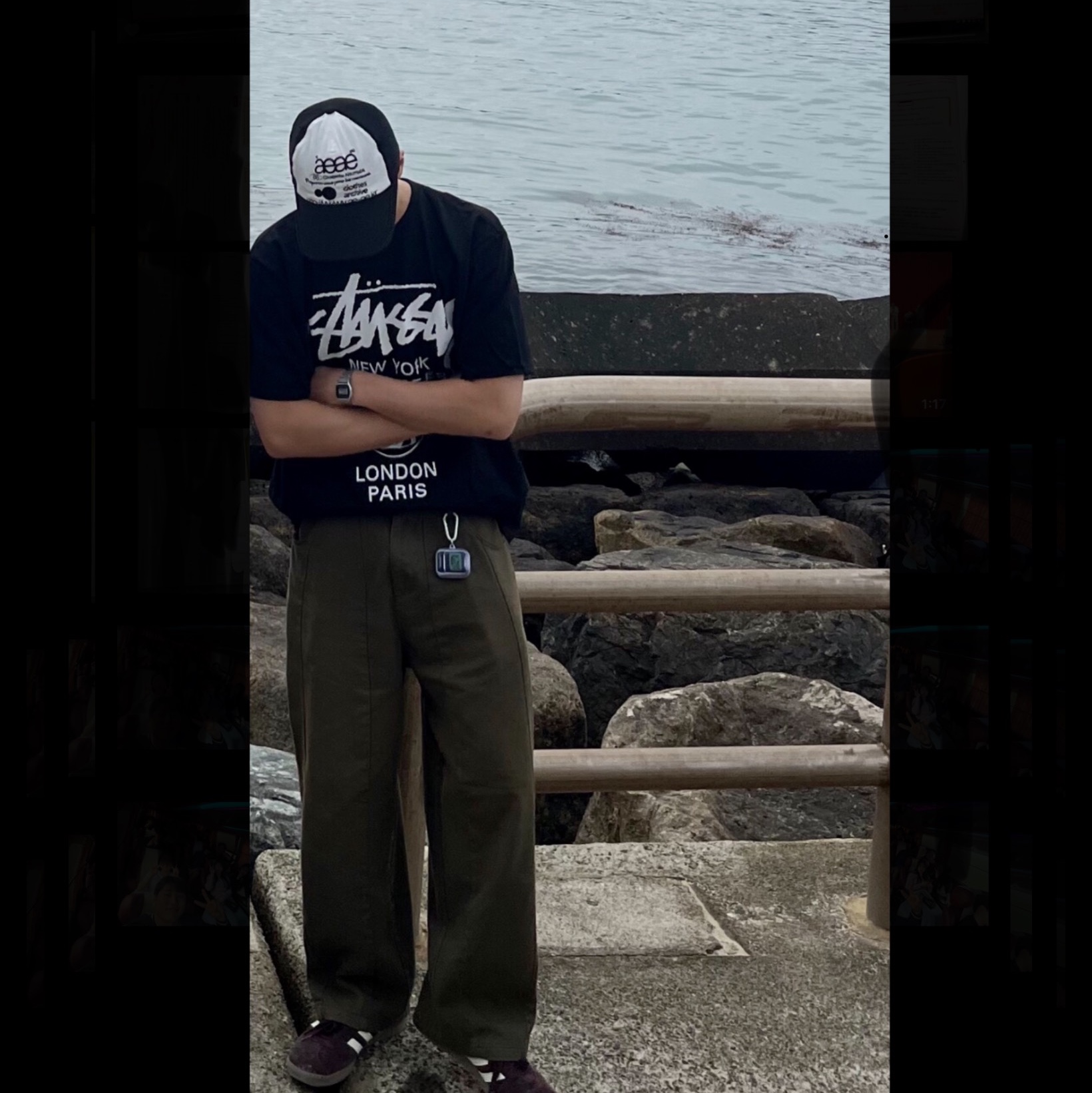 Stussy World Tour T-Shirt Black 2024,2025, (W) Adidas Gazelle Shadow Brown 착용 스타일
