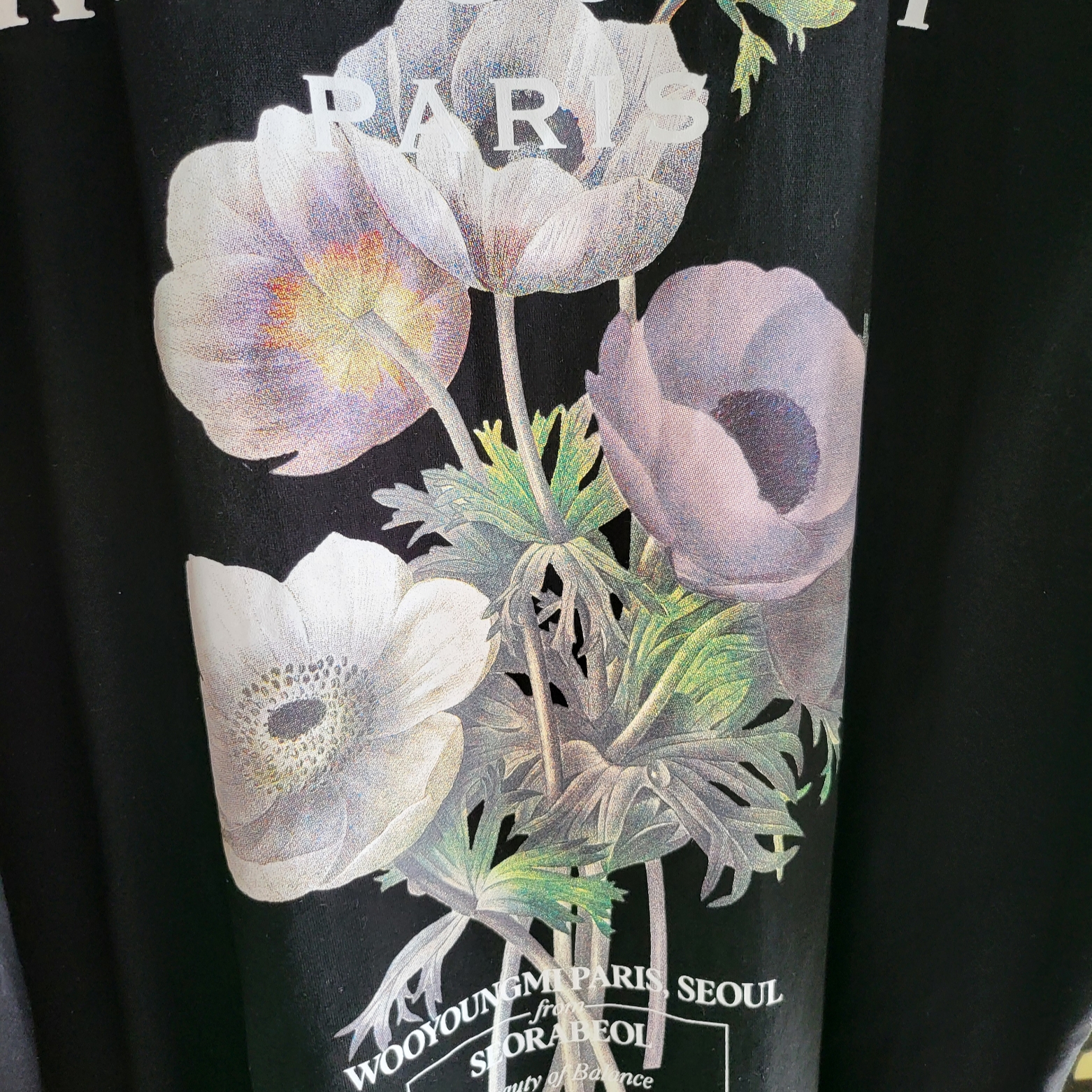 Wooyoungmi Flower Print Back Logo T-Shirt Black - 23FW 착용 스타일 - 1