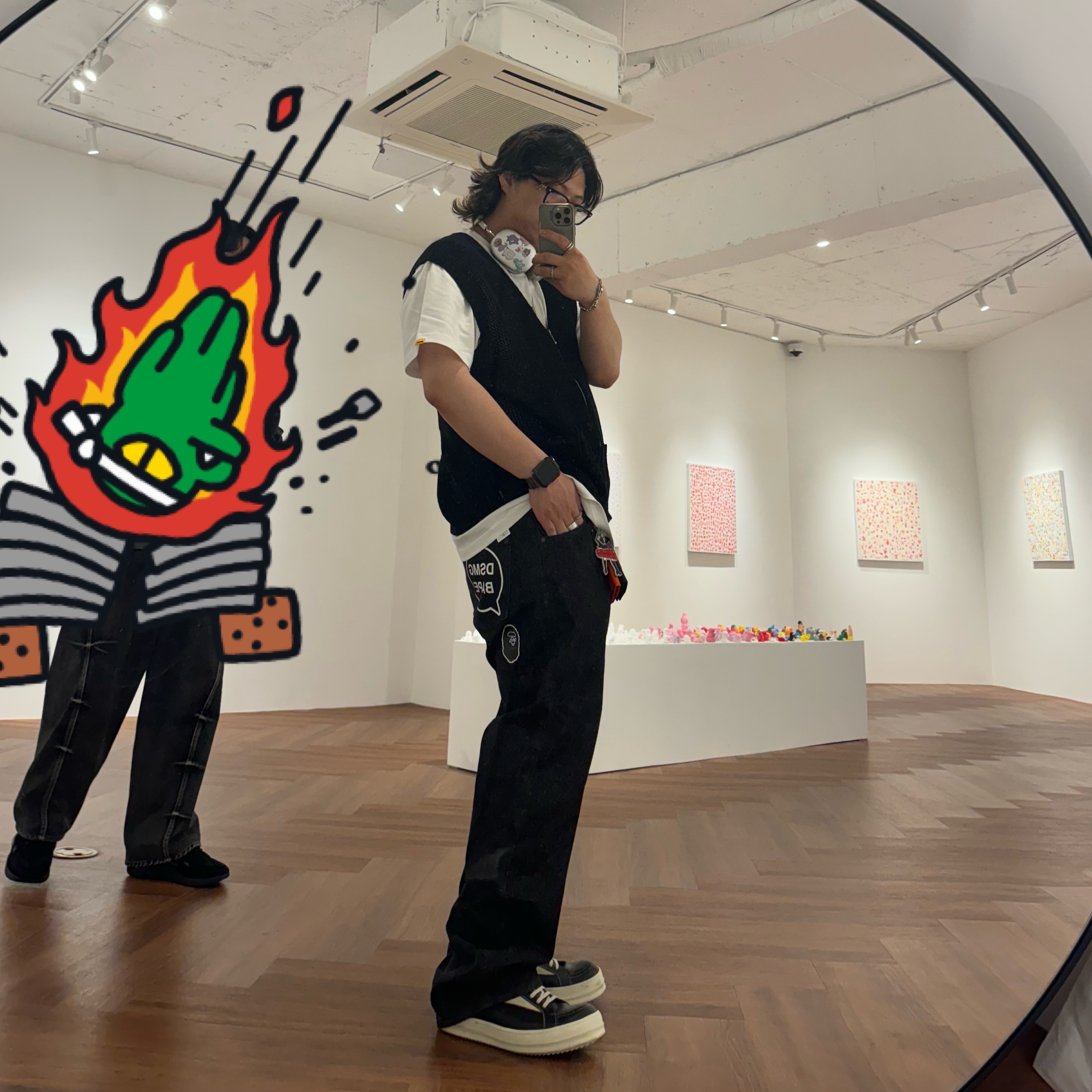 Supreme Dragon Zip Up Sweater Vest Black - 23SS, Rick Owens Luxor Vintage Sneakers Black Milk 착용 스타일