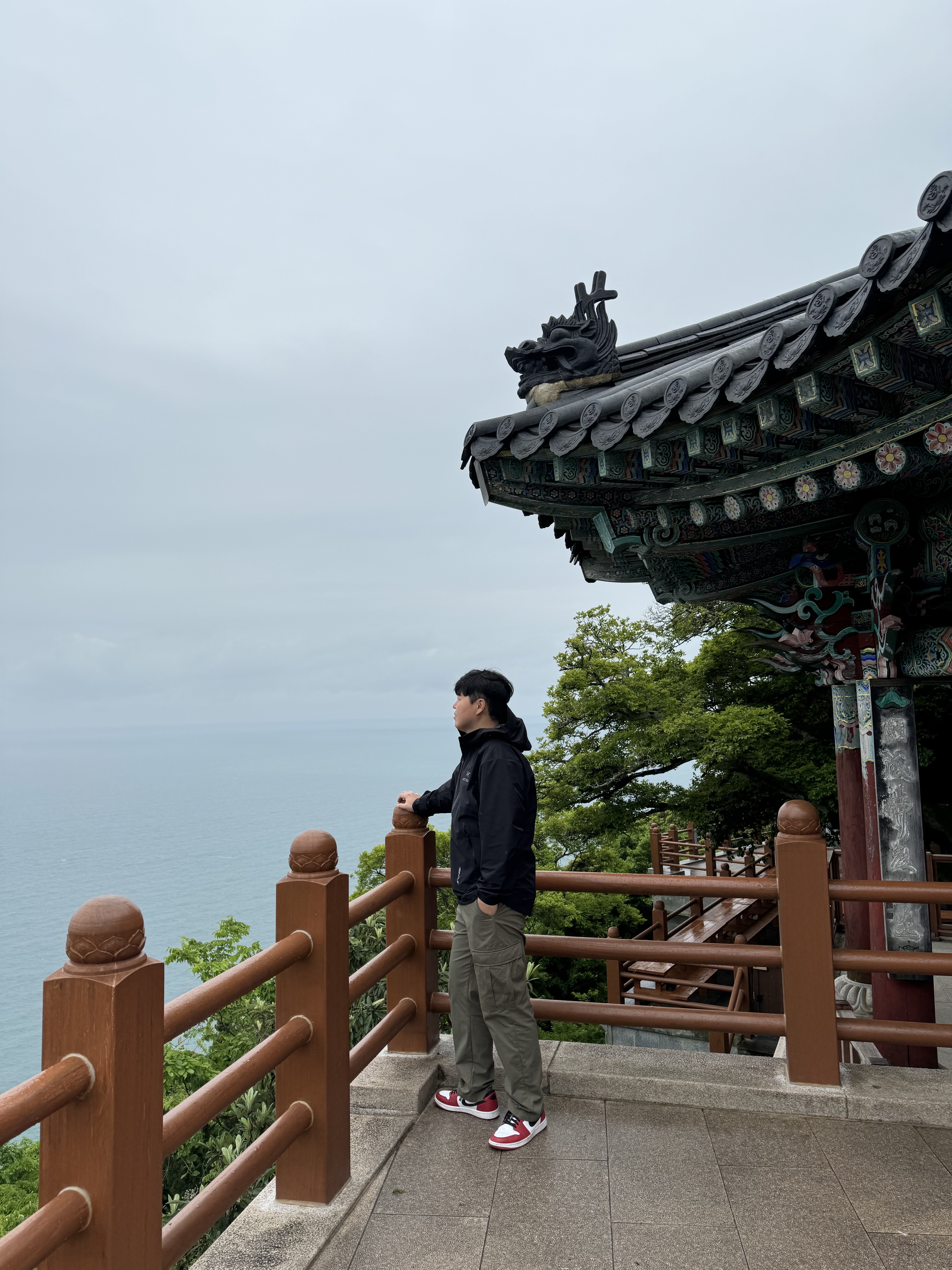 Arc'teryx Beta LT Jacket Black 착용 스타일