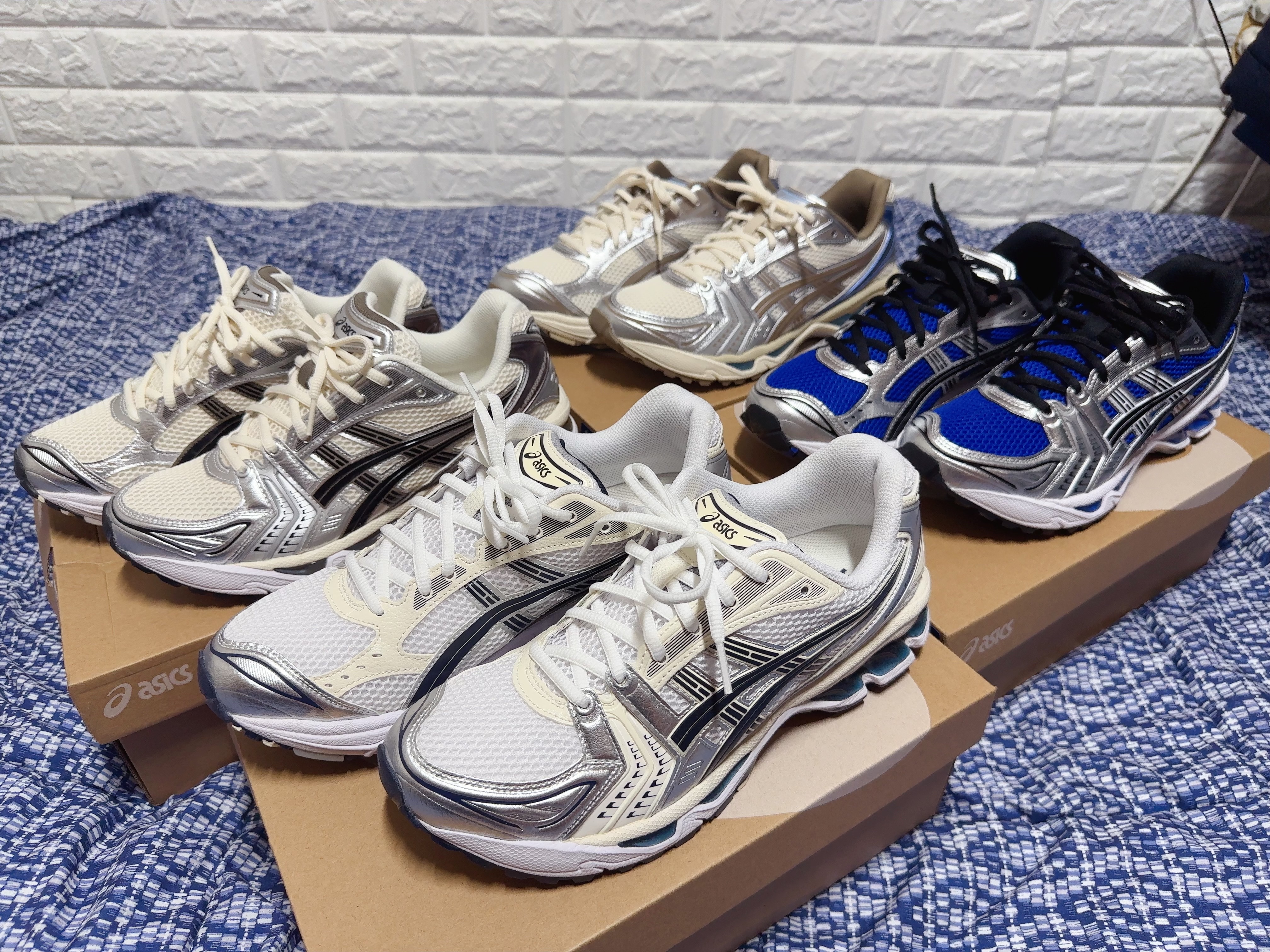 Asics Gel-Kayano 14 Cream Black, (W) Asics Gel-Kayano 14 White Midnight 착용 스타일 - 2