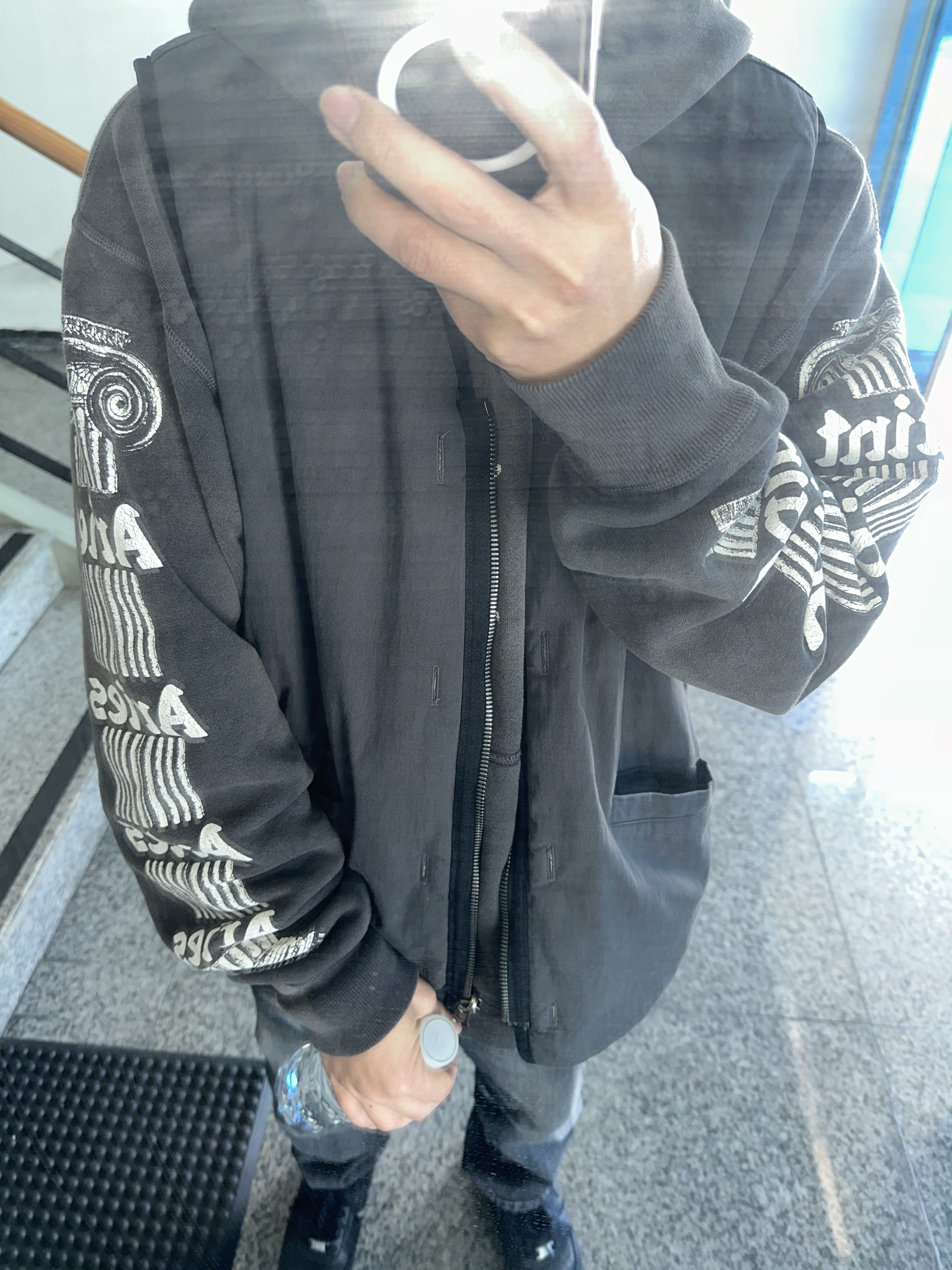 Saint Mxxxxxx x Aries Hoodie St Aries Black 착용 스타일