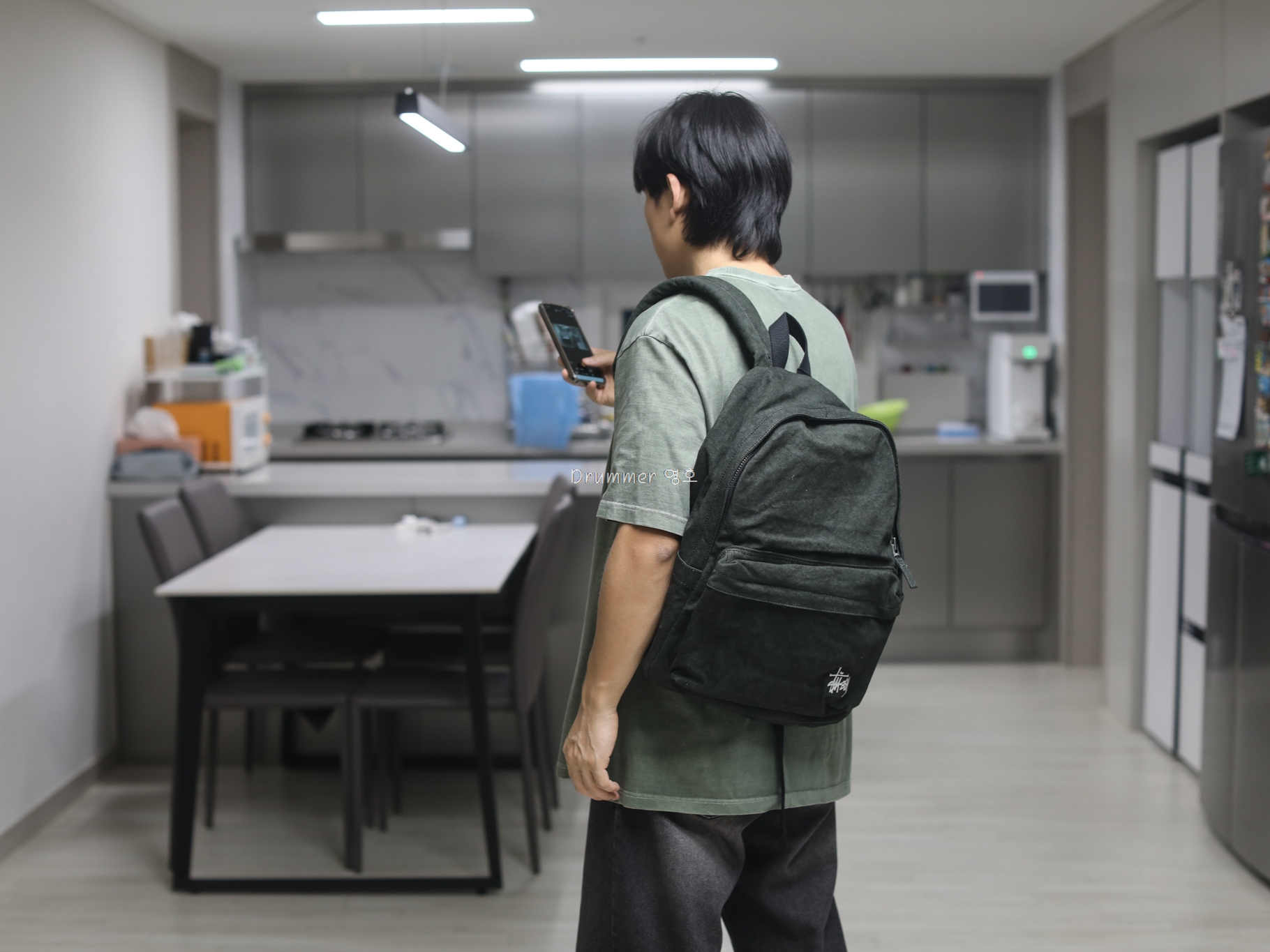 Stussy Canvas Backpack Washed Black 착용 스타일 - 3