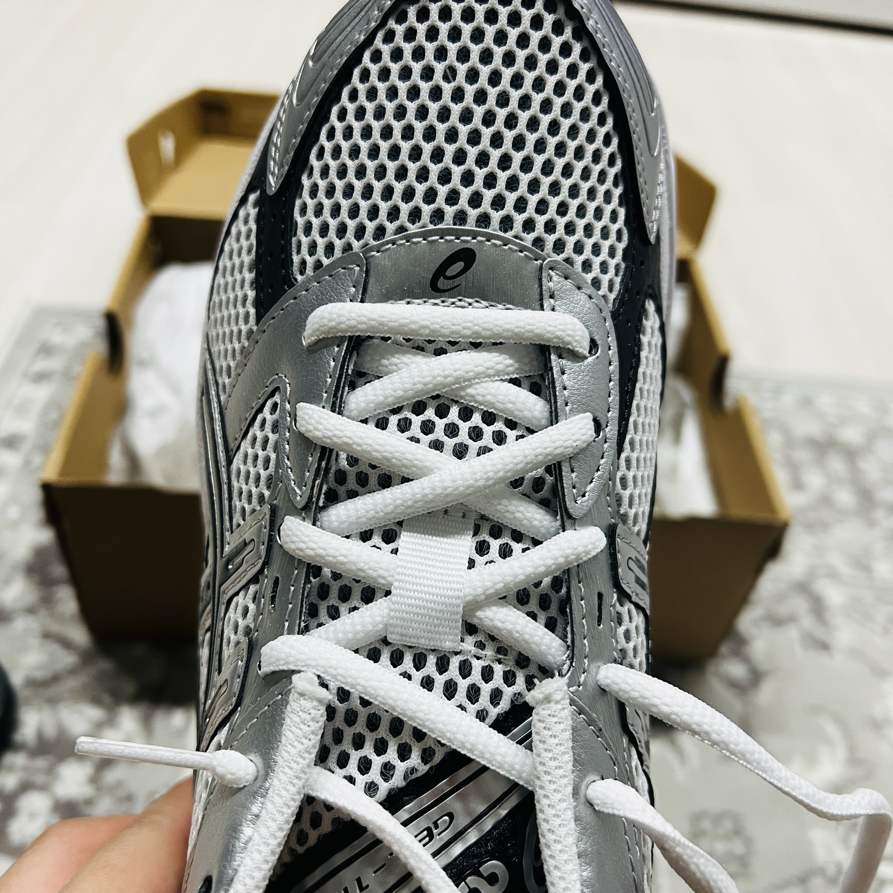 Asics Gel-1130 White Black 착용 스타일
