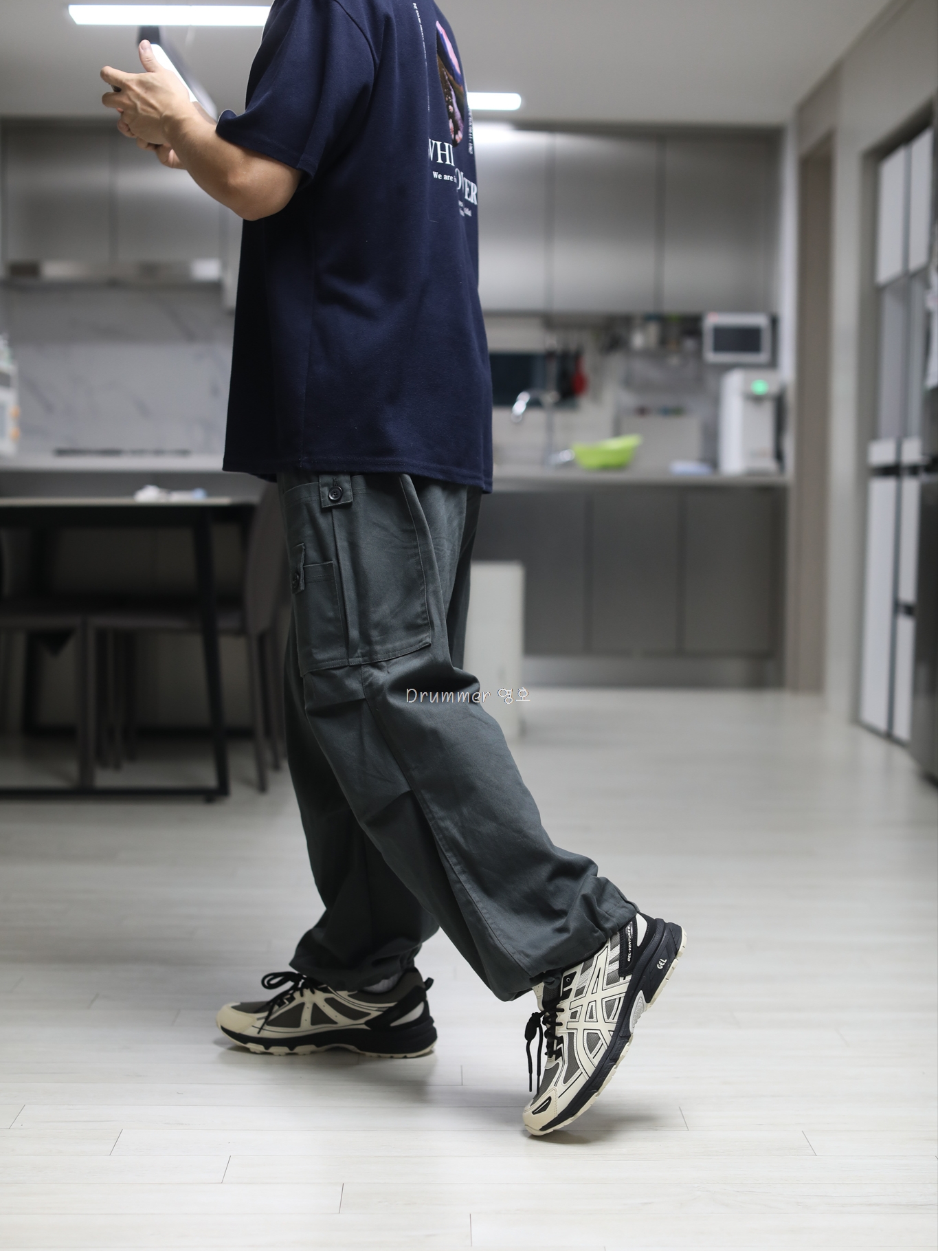 Asics Gel-Venture 6 Mink Vanila 착용 스타일 - 1