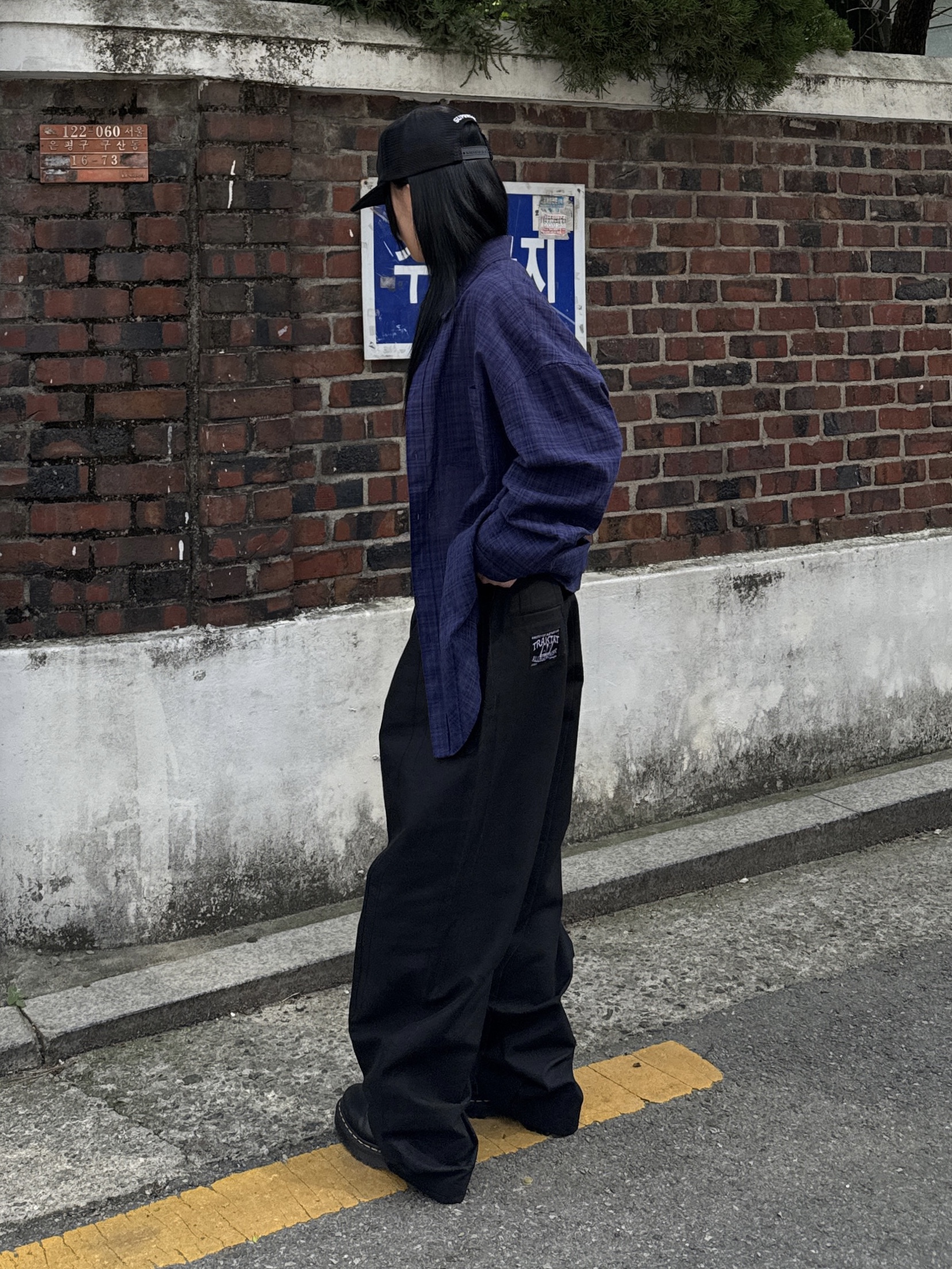 Dr. Martens 1461 Bex Black, Supreme Terry Mesh Back 5-Panel Black - 24SS 착용 스타일 - 1