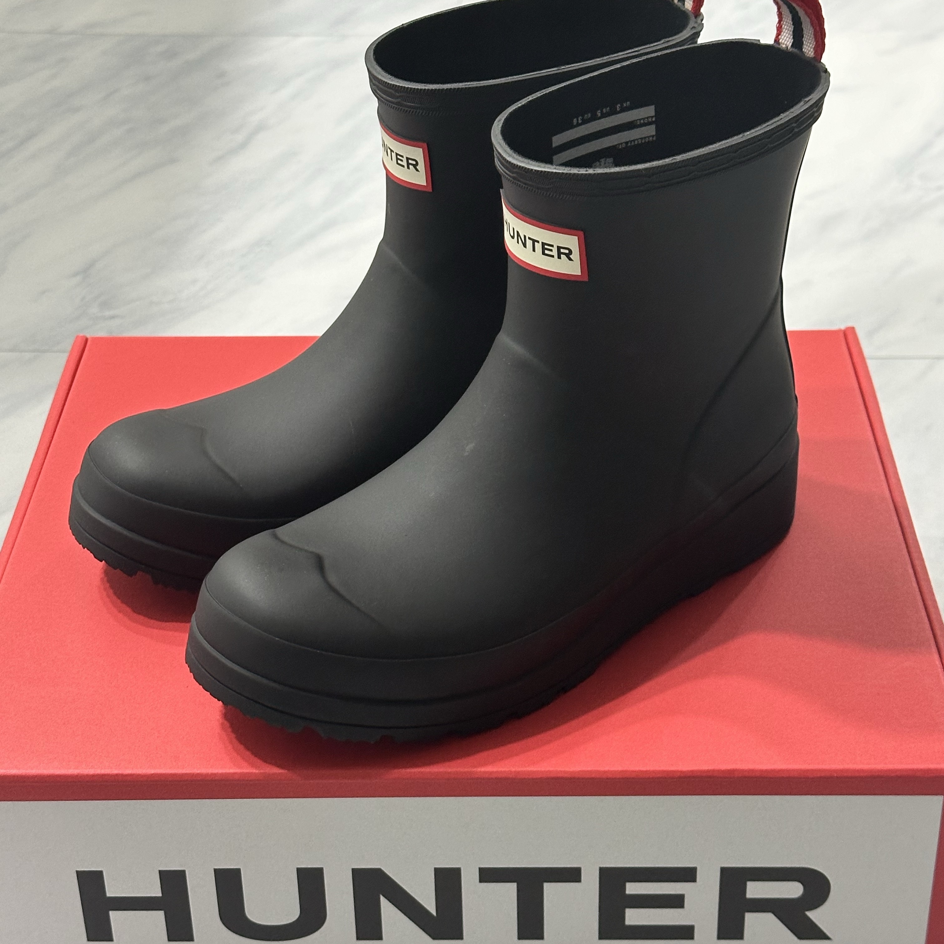 (W) Hunter Play Short Rain Boots Black 착용 스타일