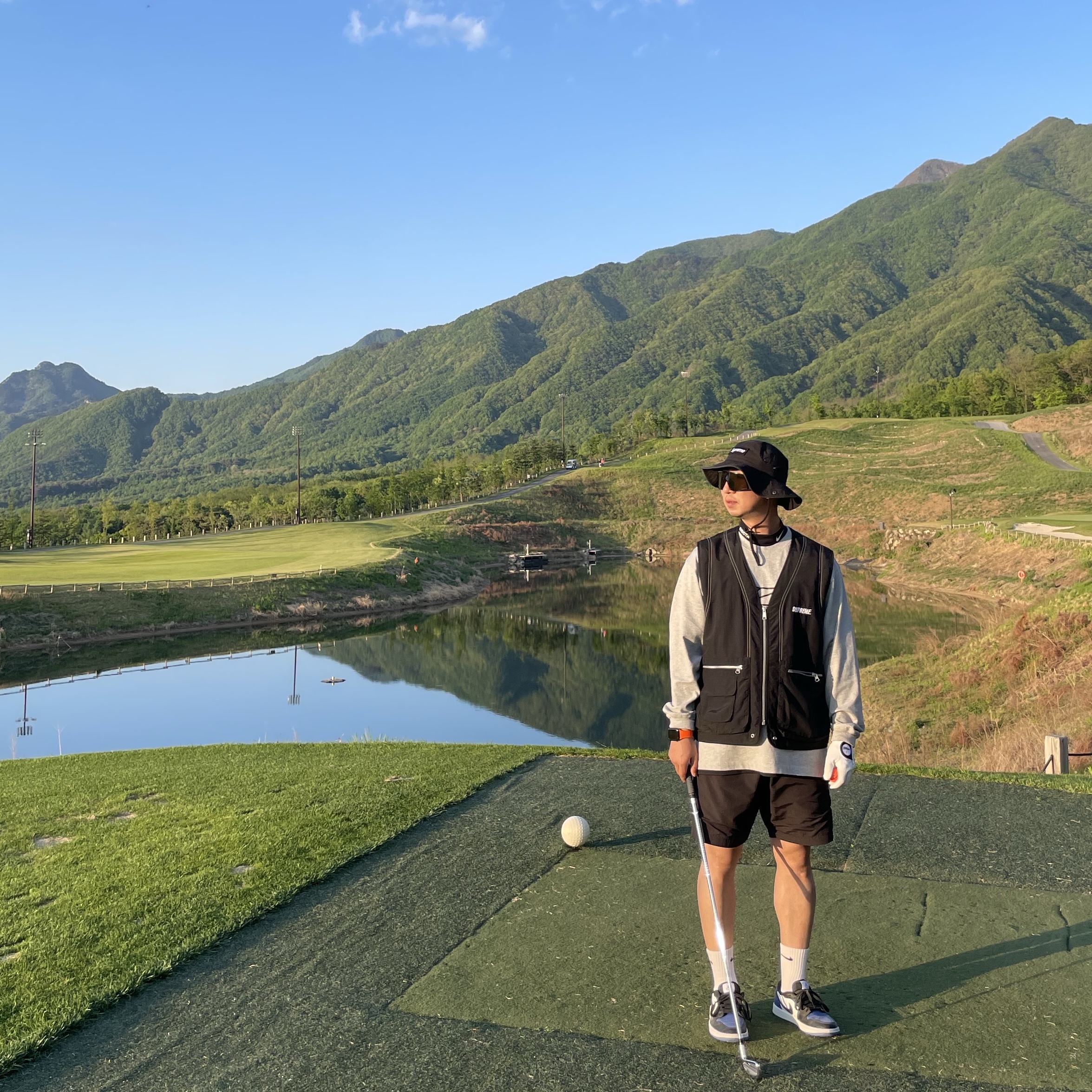 Jordan 1 Low Golf Sport Royal, Supreme x The North Face Sunshield Camp Cap Multi-Color - 20SS 착용 스타일 - 2