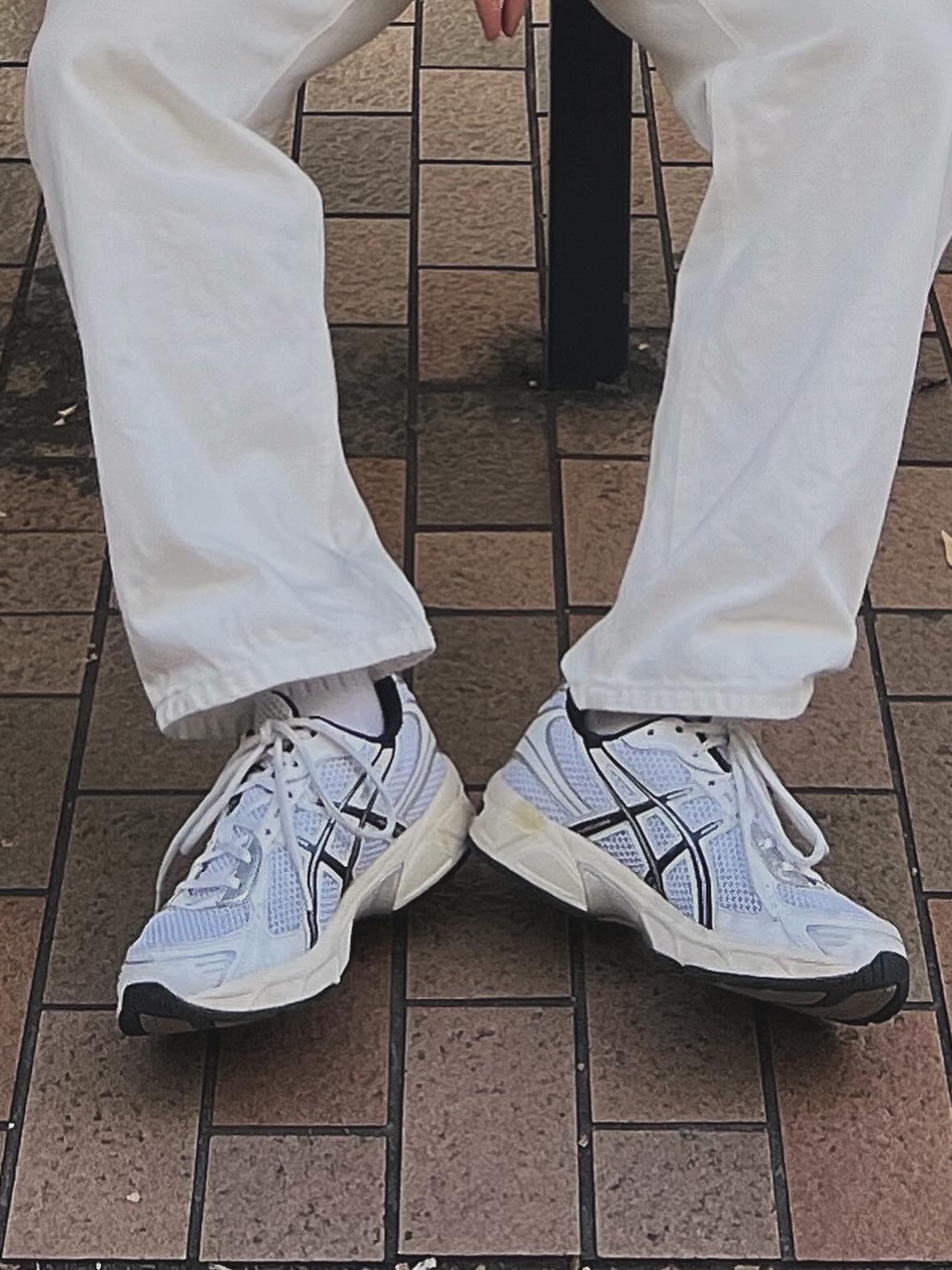 (W) Asics Gel-1130 White Midnight 착용 스타일 - 2