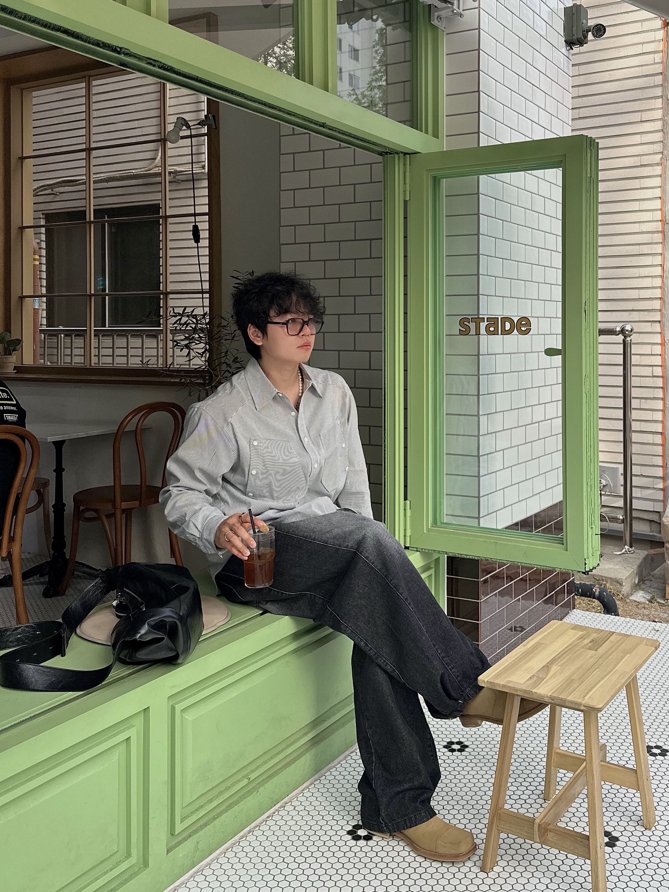 Gentle Monster Jeff 01 Black 착용 스타일 - 4