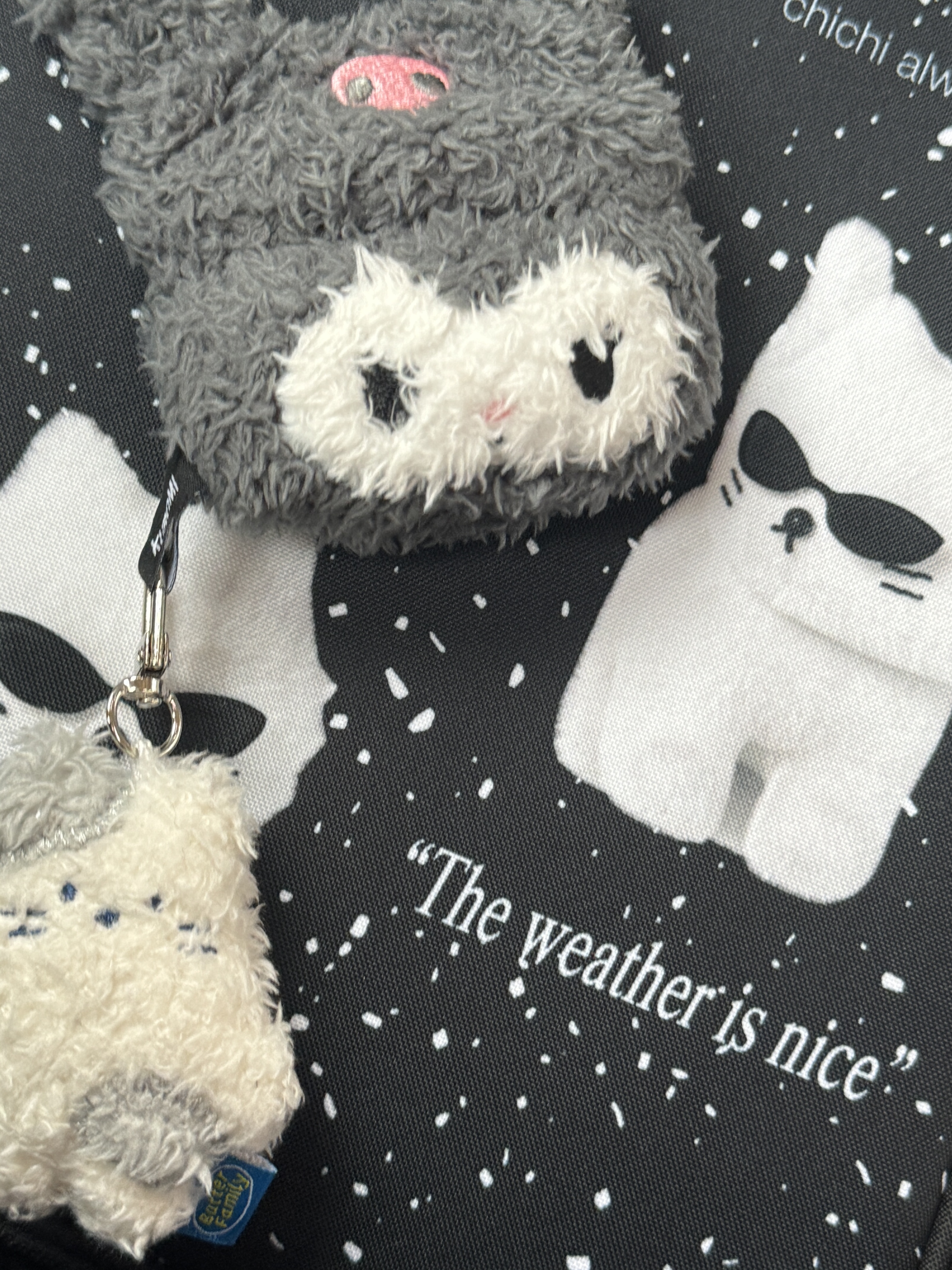 Sanrio Kuromi Fluffy AirPods Pro 1st/2nd gen Case 착용 스타일 - 1