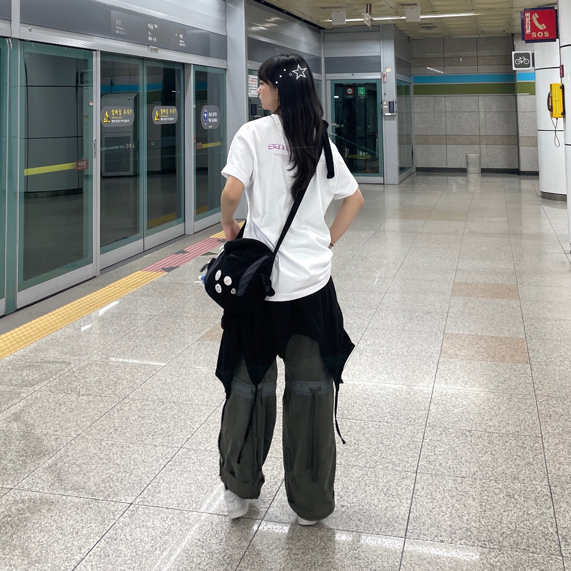 Sansan Gear Logo T-Shirt White - 24SS 착용 스타일 - 3