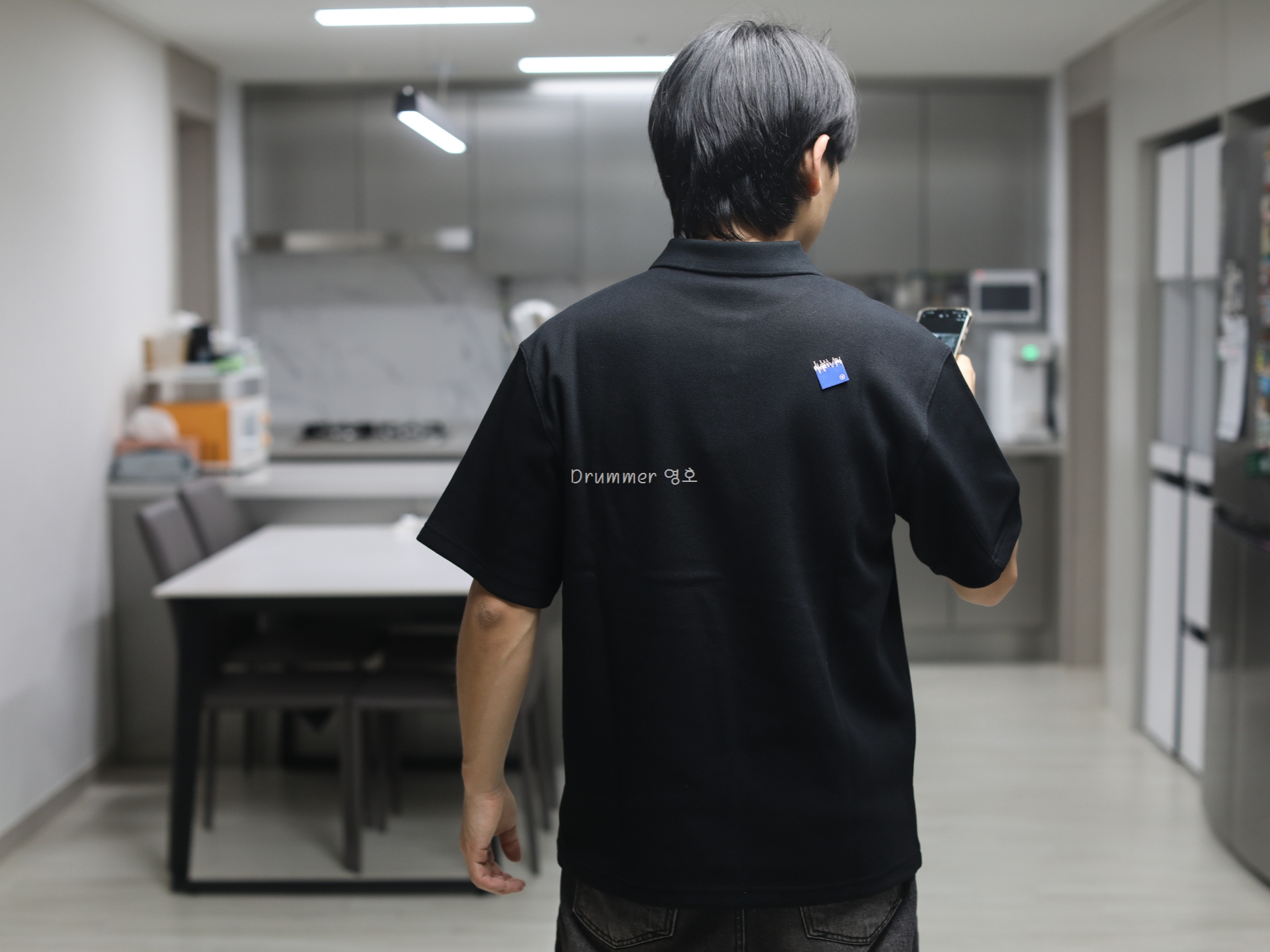 Ader Error Sig; TRS Tag Polo T-Shirt 01 Black 착용 스타일 - 3