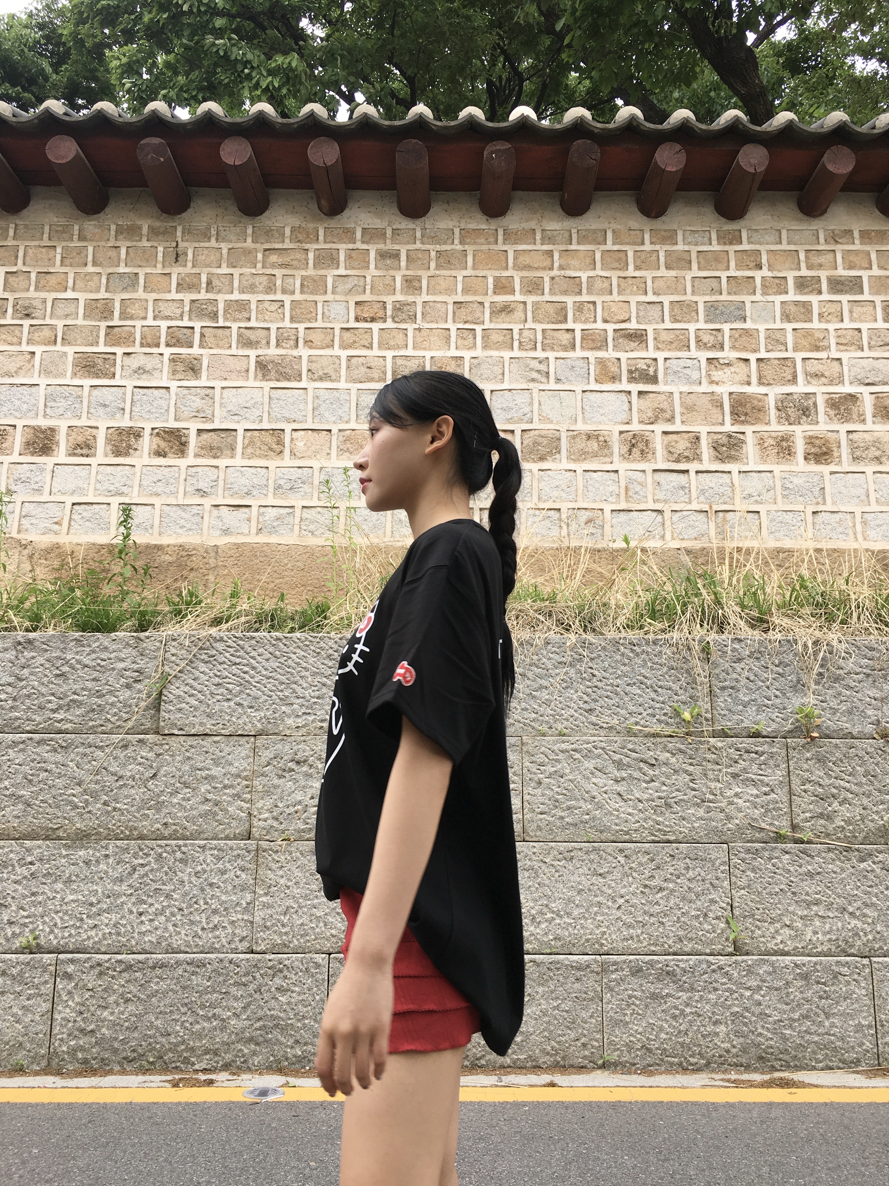 Open Yy x Hello Kitty T-Shirt Black 착용 스타일 - 4