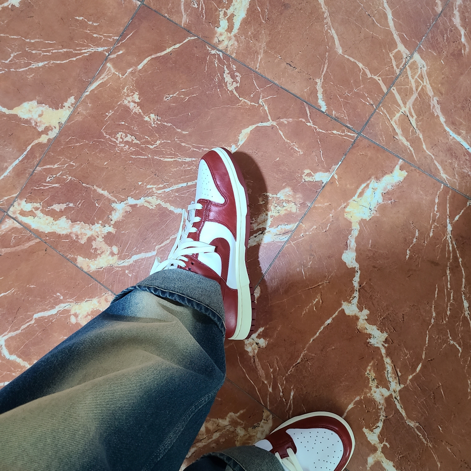 (W) Nike Dunk Low Retro PRM Team Red and White 착용 스타일