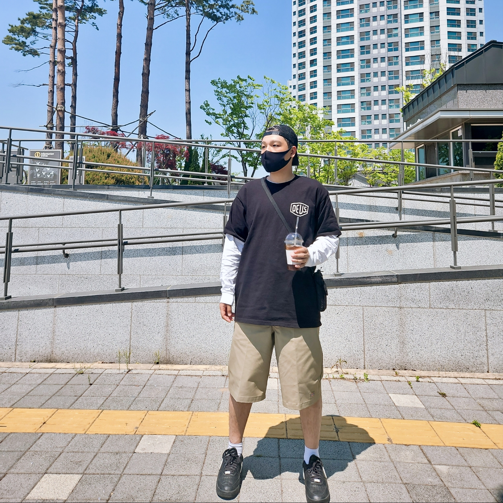 Deus Ex Machina Seoul College T-Shirt Black, Nike x Ambush Air Force 1 Low SP Black 착용 스타일