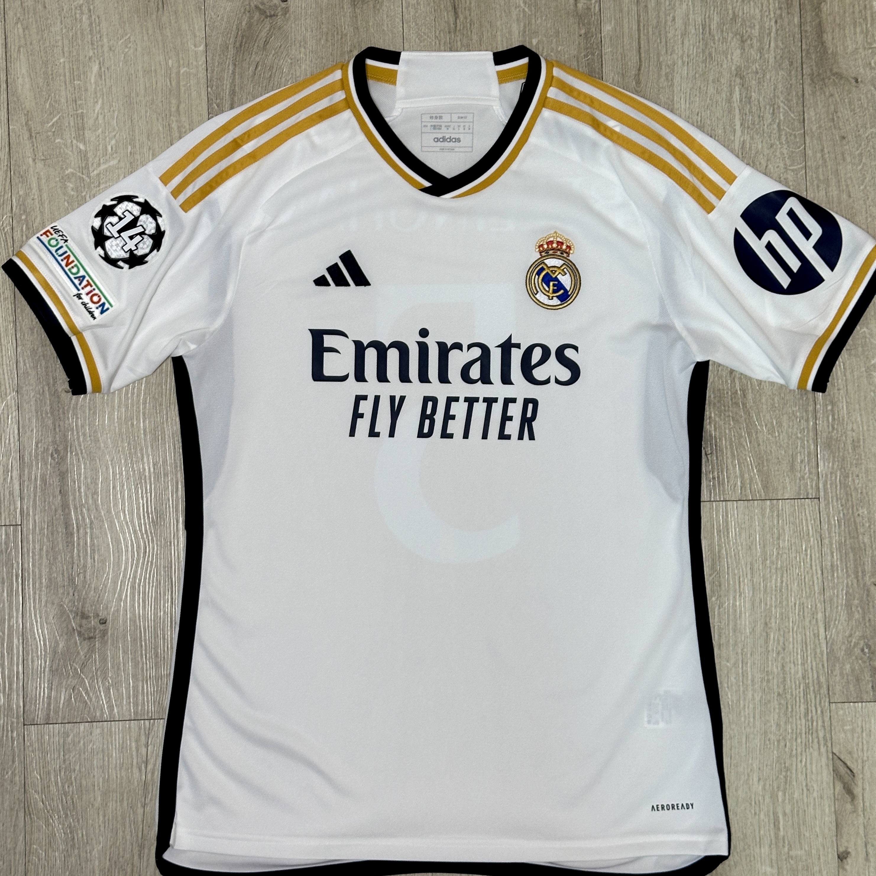 Adidas Real Madrid 2023/24 Home Jersey White - KR Sizing (Non Marking Ver.) 착용 스타일 - 1