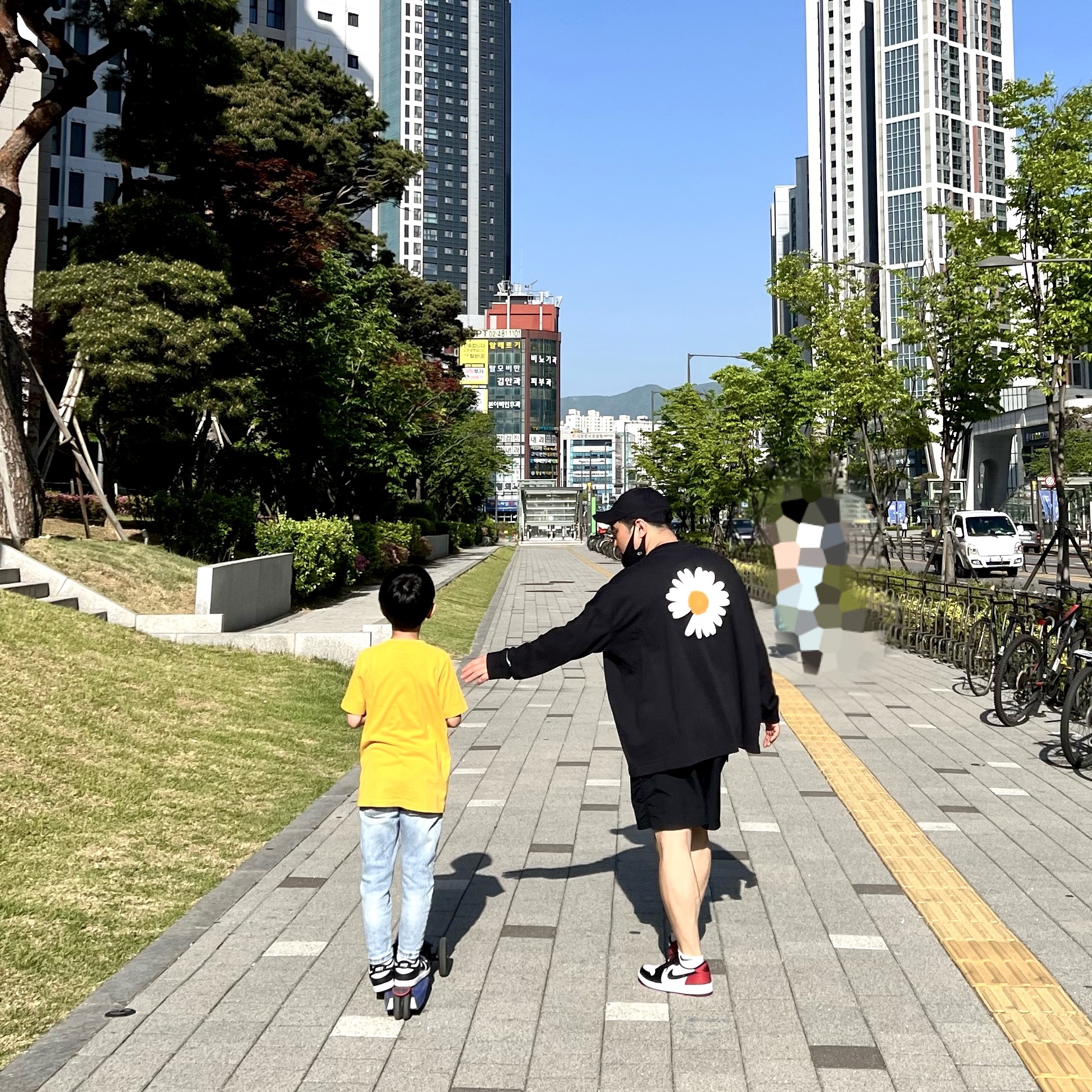 Nike x Peaceminusone Wide Pants Black (DR0096-010), Nike x Peaceminusone LS T-Shirt White (DR0097-100) 착용 스타일 - 2