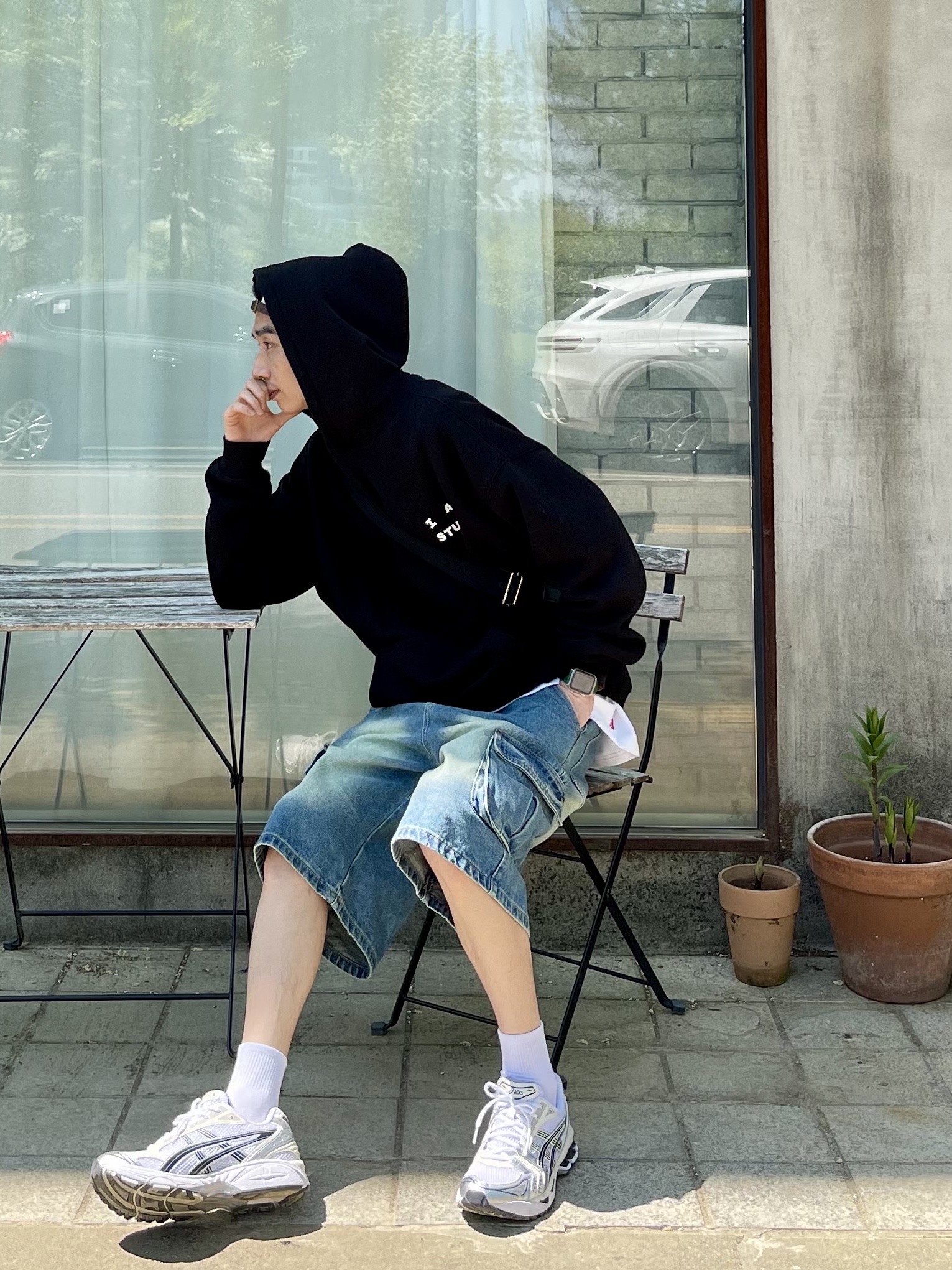 (W) Asics Gel-Kayano 14 White Midnight, IAB Studio Hoodie Black 착용 스타일 - 2