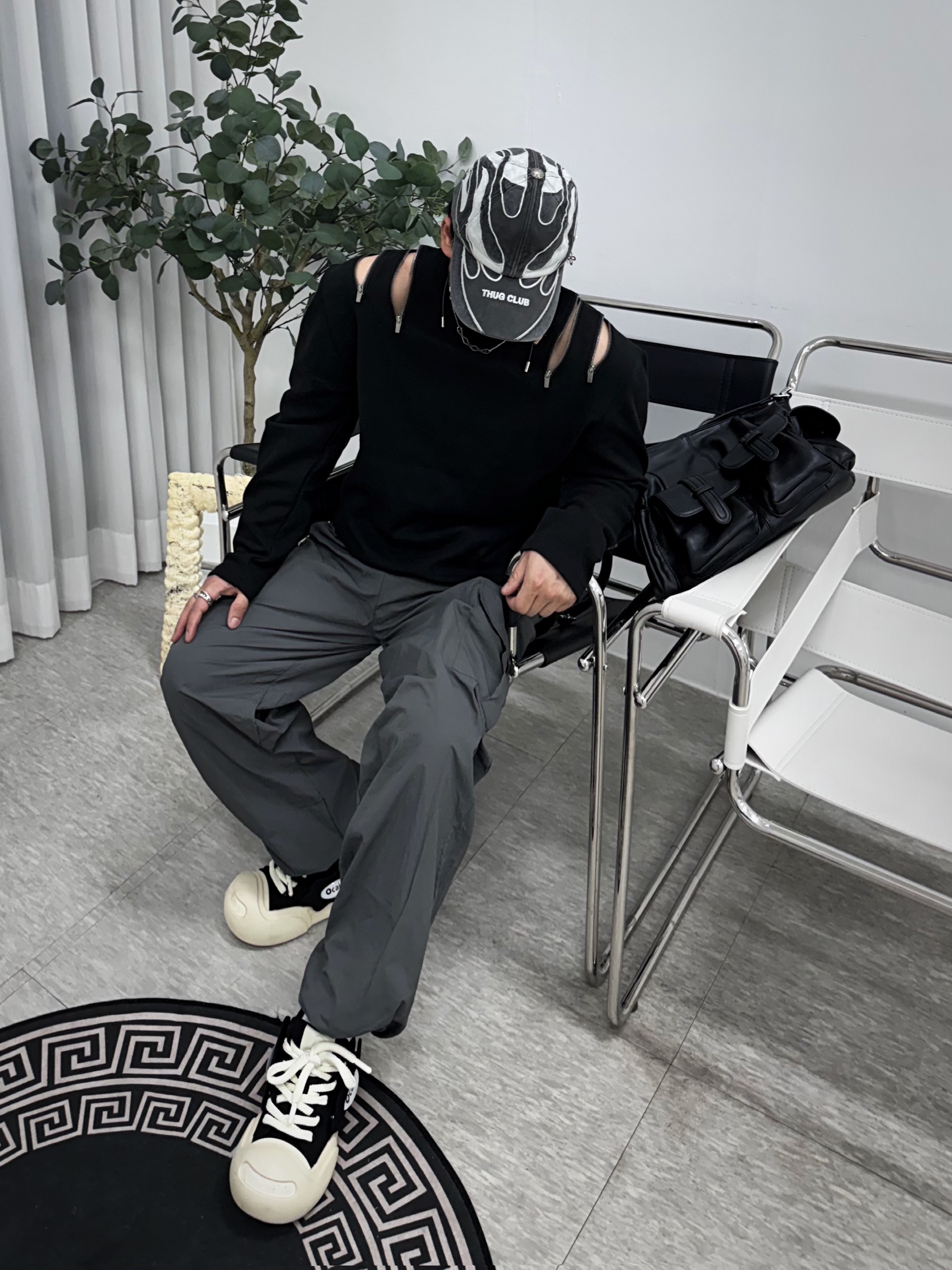 떠그 클럽 쵸퍼 캡 블랙 착용 스타일 - 4