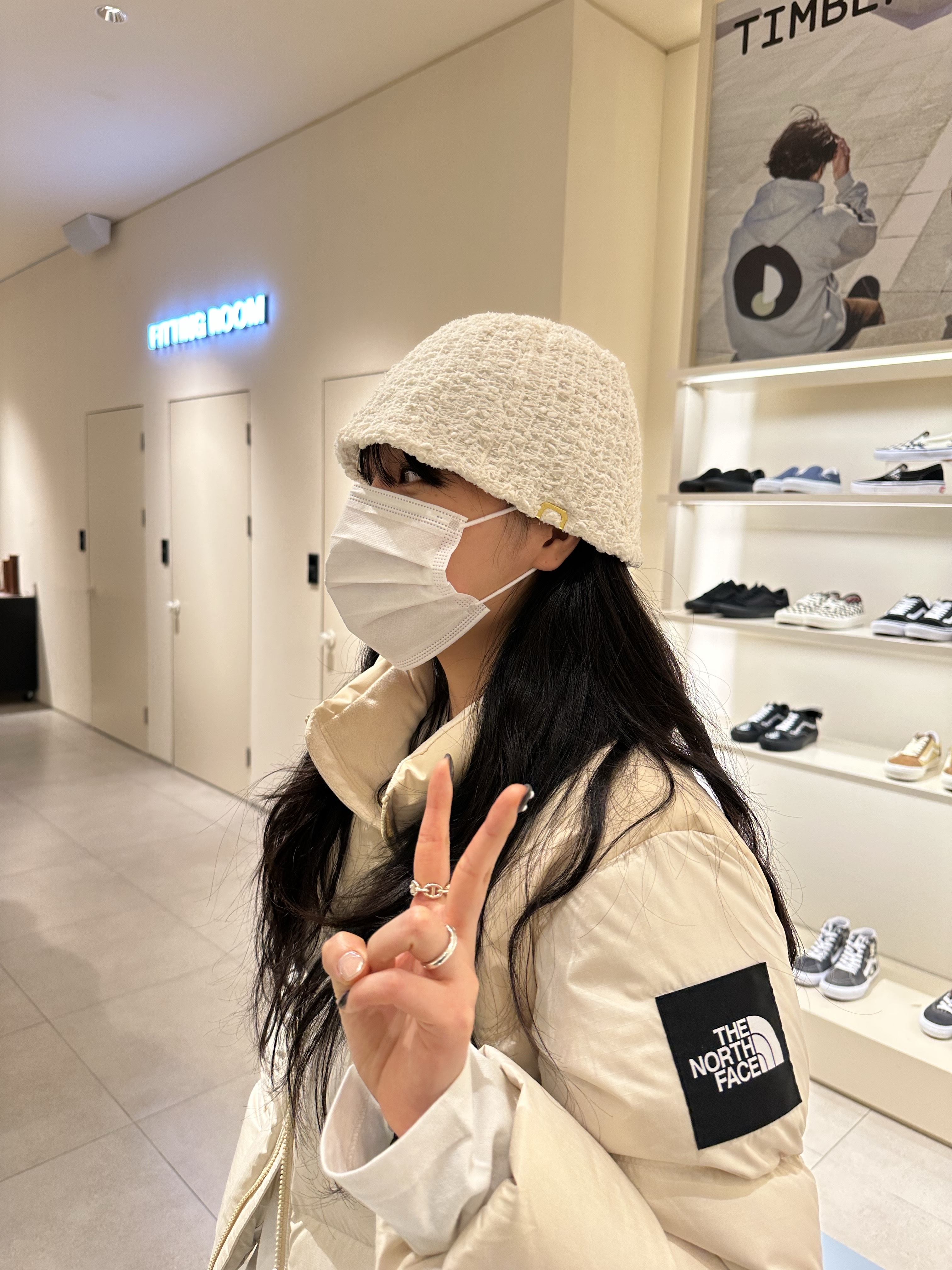 (W) The North Face White Label Novelty Nuptse Down Jacket Cream 착용 스타일 - 1