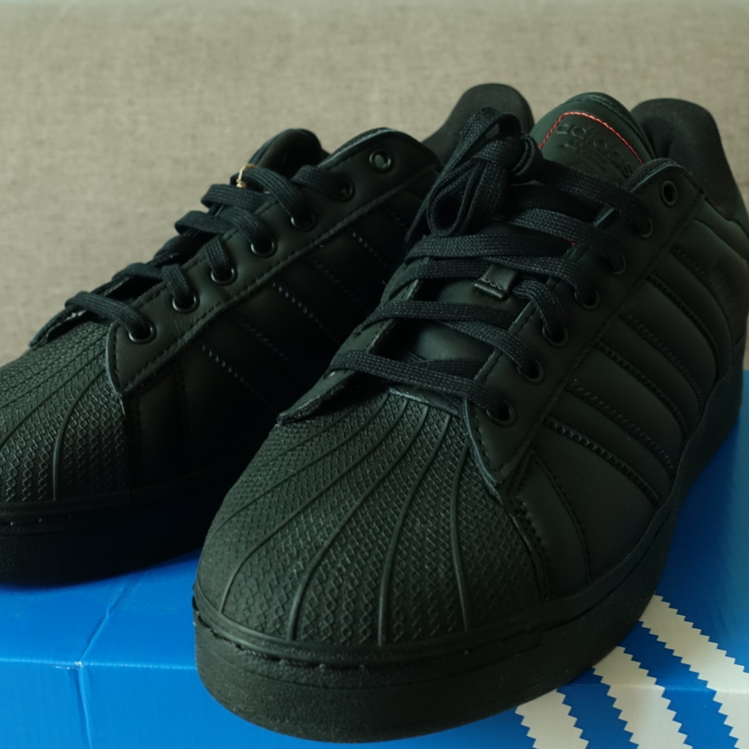 Adidas x Atmos Superstar XLG Core Black 착용 스타일 - 4