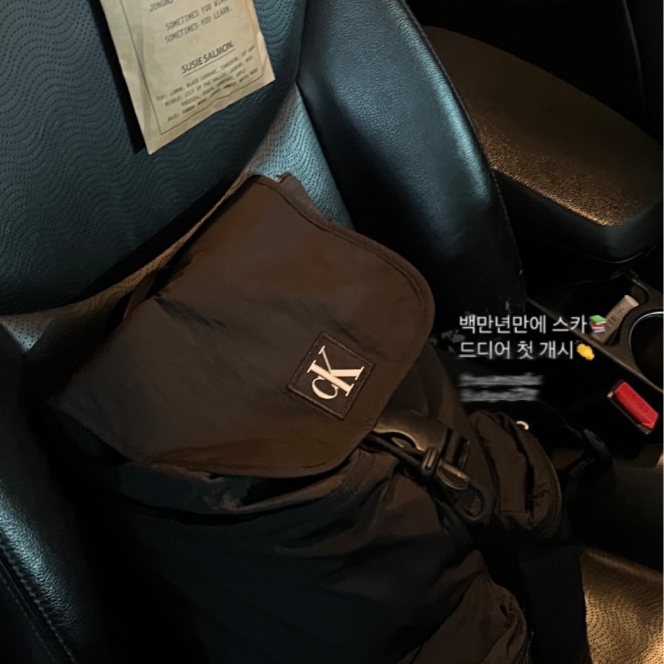 Calvin Klein CKJ City Nylon Backpack Black 착용 스타일 - 2