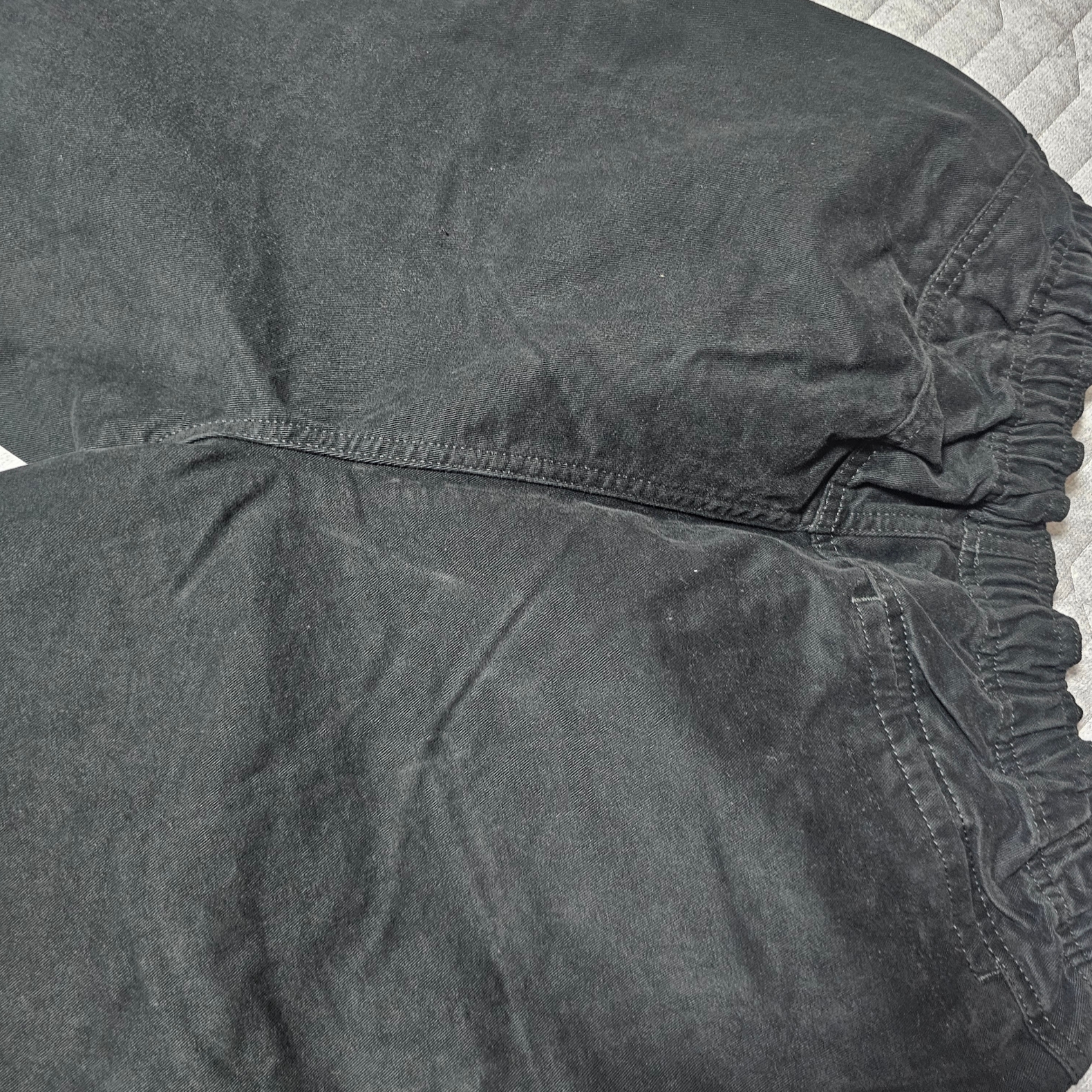 Stussy Airbrush Icon Beach Pants Black 착용 스타일 - 2