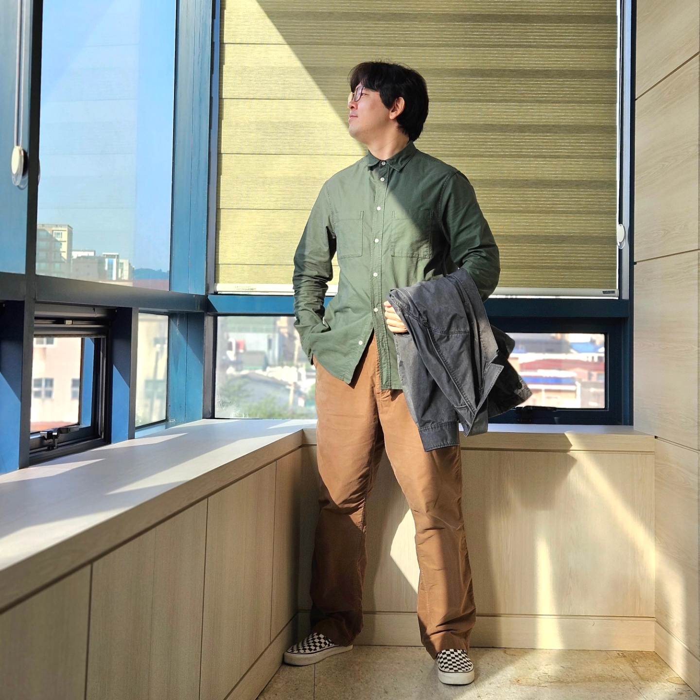 준지 나일론 코치 셔츠 그레이, 반스 슬립온 체커보드 착용 스타일 - 2