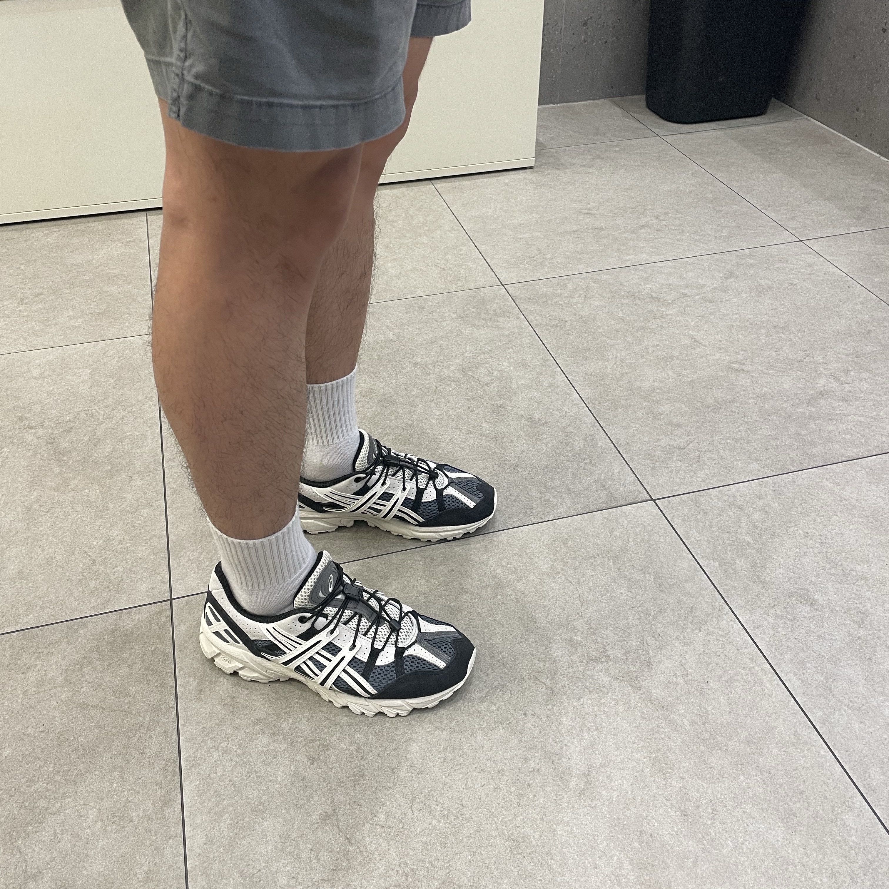 Asics Unlimited Gel-Sonoma 15-50 Carrier Grey White Alyssum 착용 스타일