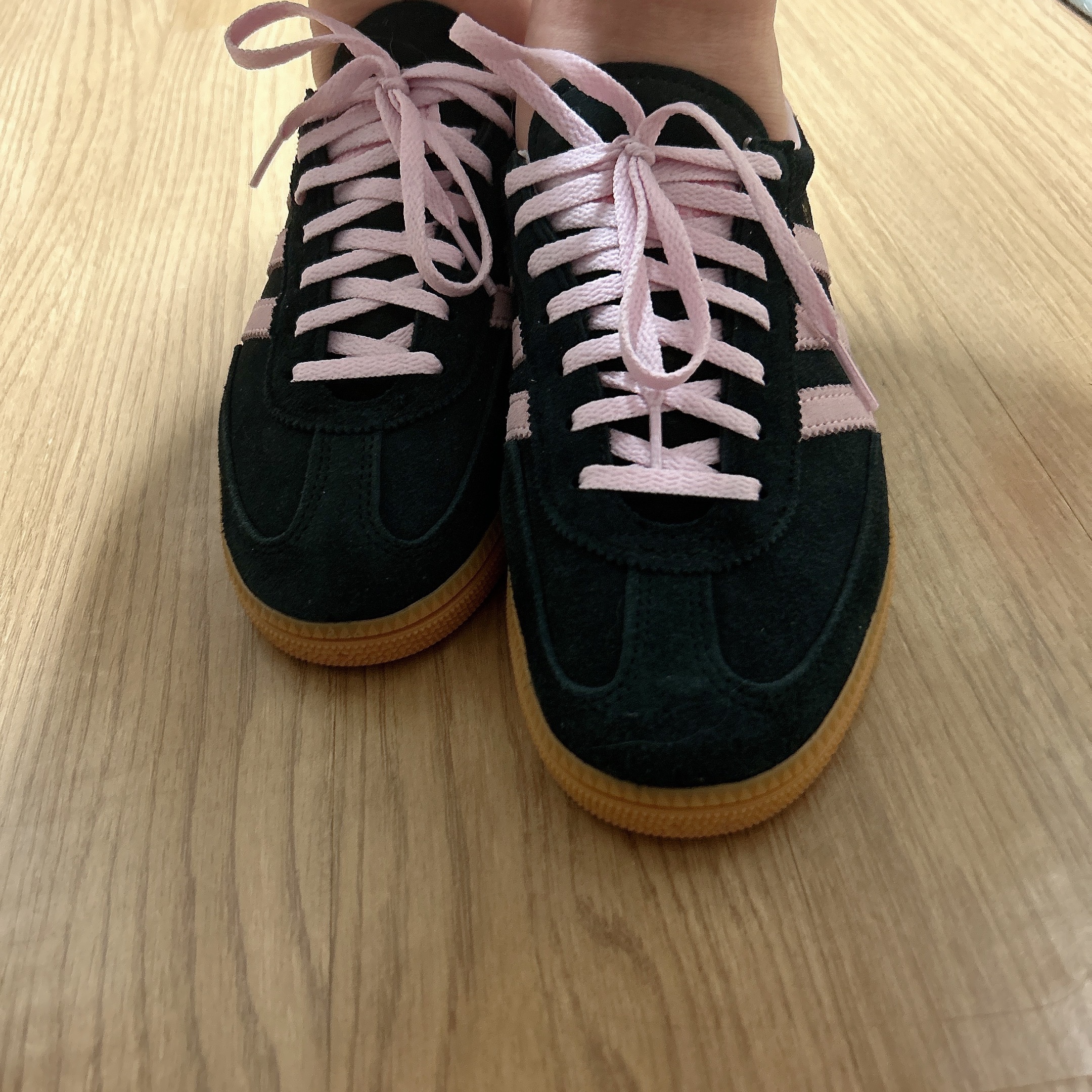(W) Adidas Spezial Handball Core Black Clear Pink 착용 스타일
