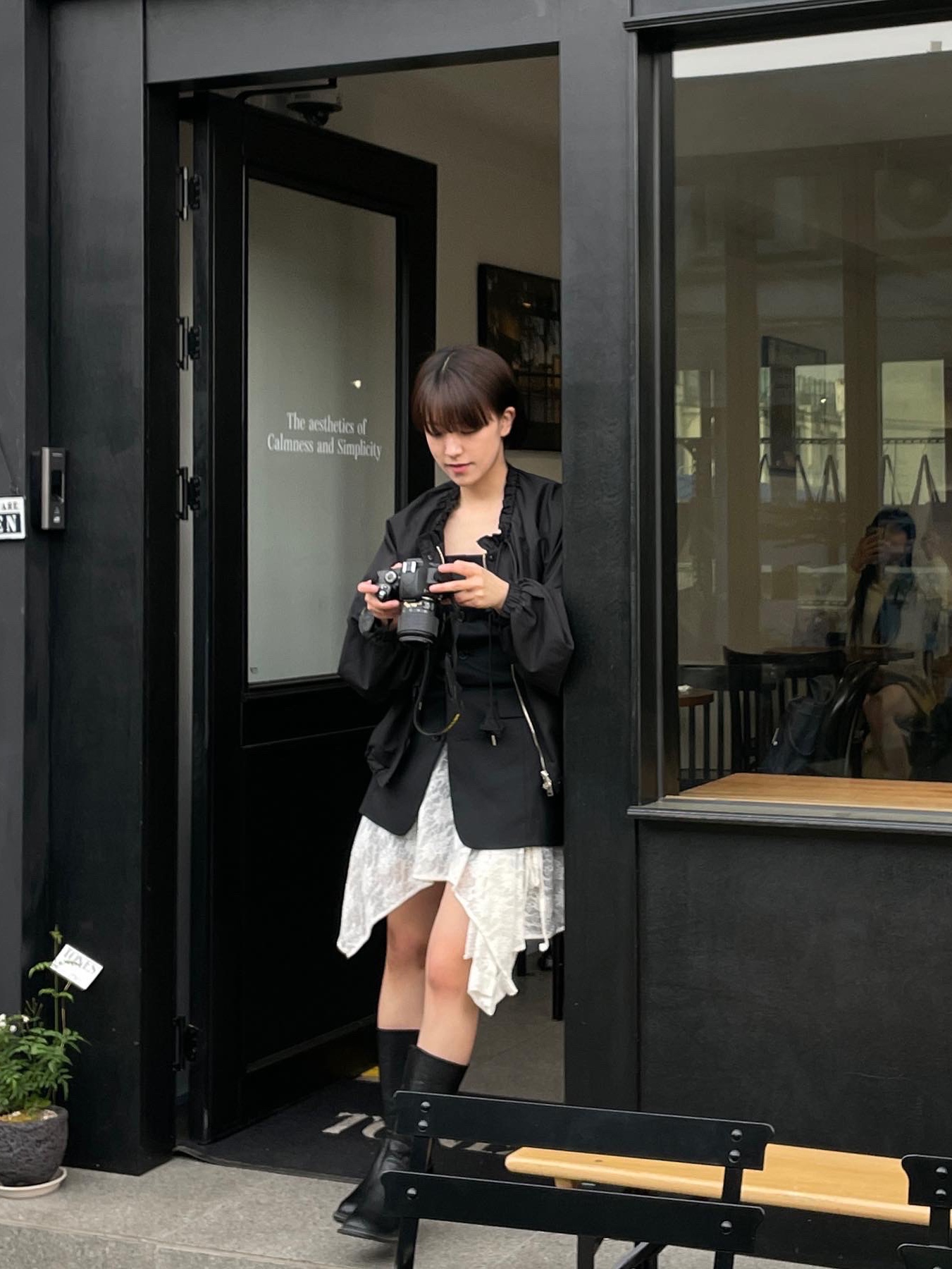 STUDIOTABLE Belted Button Up Blazer Top Black 착용 스타일 - 2