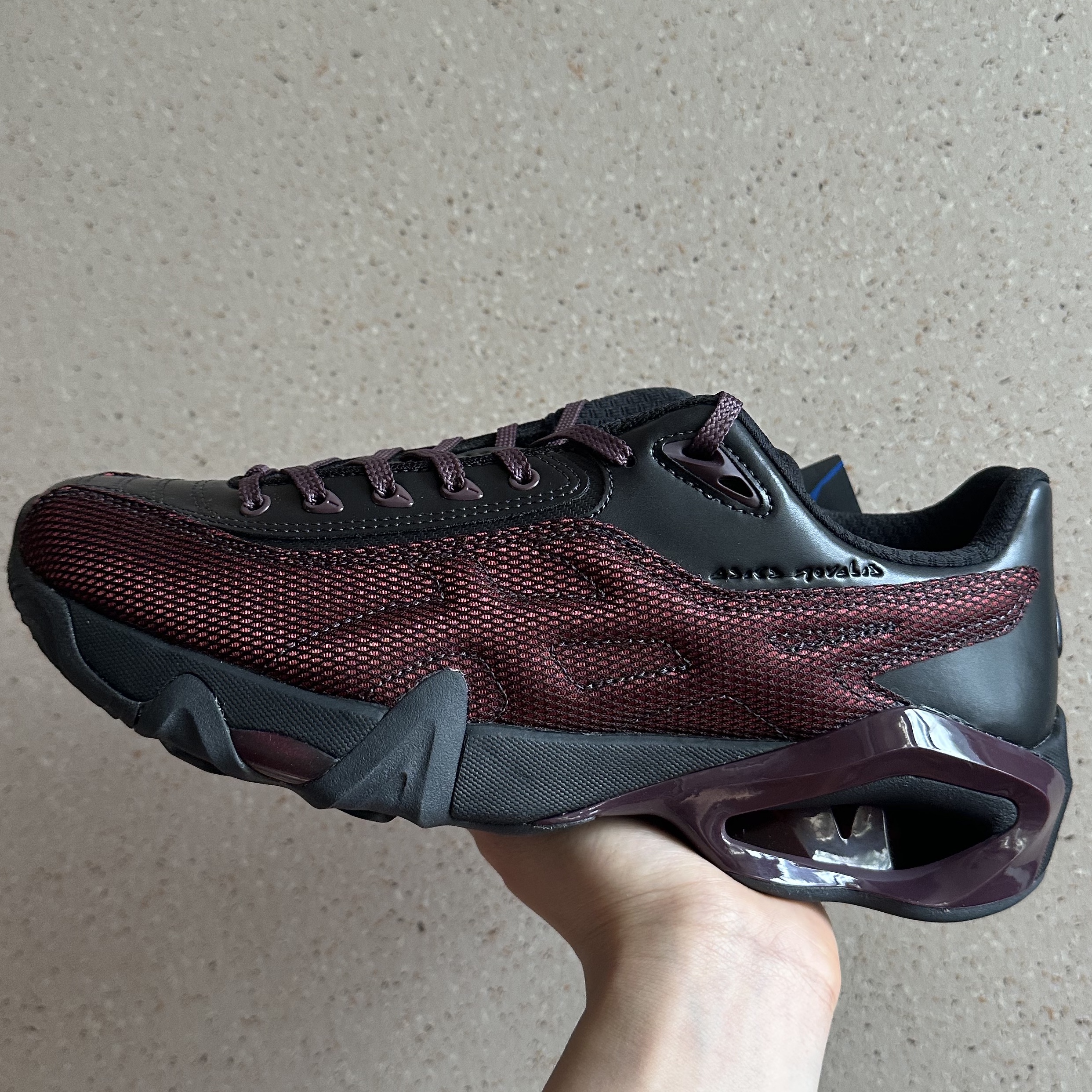 Asics x Kiko Kostadinov Novalis Gel-Teremoa Obsidian Black Dahlia 착용 스타일 - 2