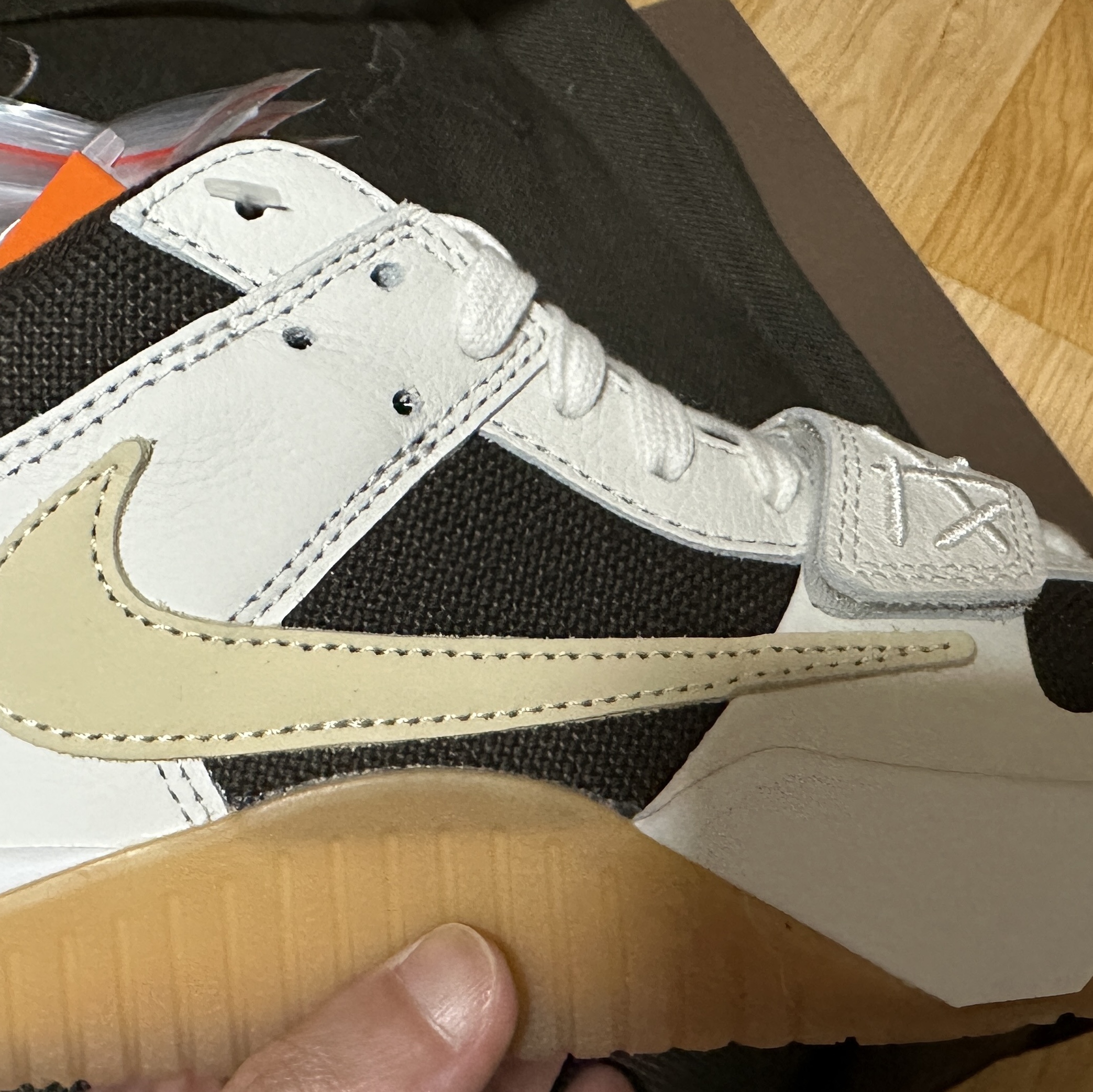Jordan x Travis Scott Jumpman Jack TR Sail and Dark Mocha 착용 스타일 - 4