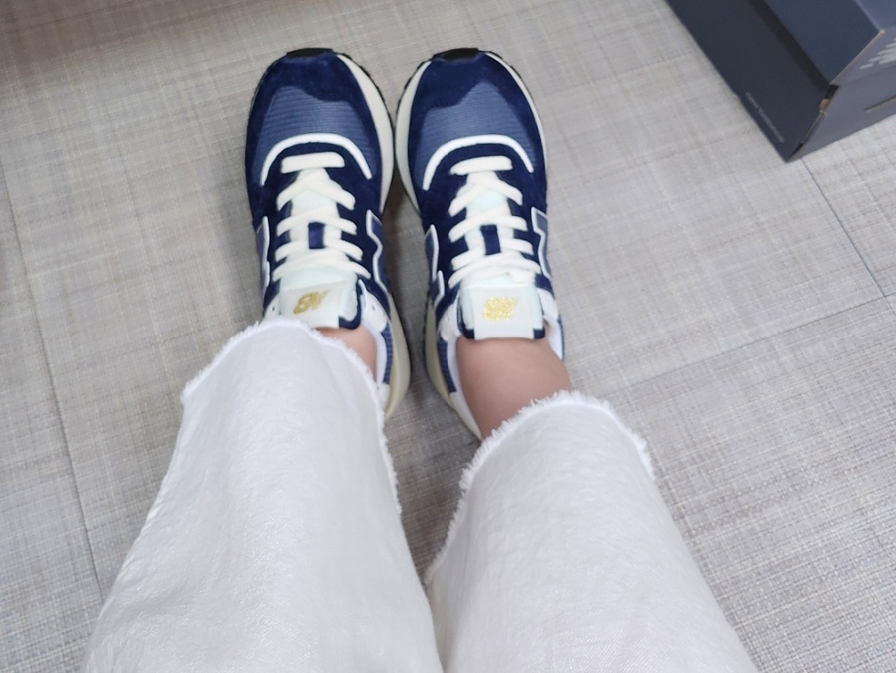 New Balance 574 Legacy Navy 착용 스타일