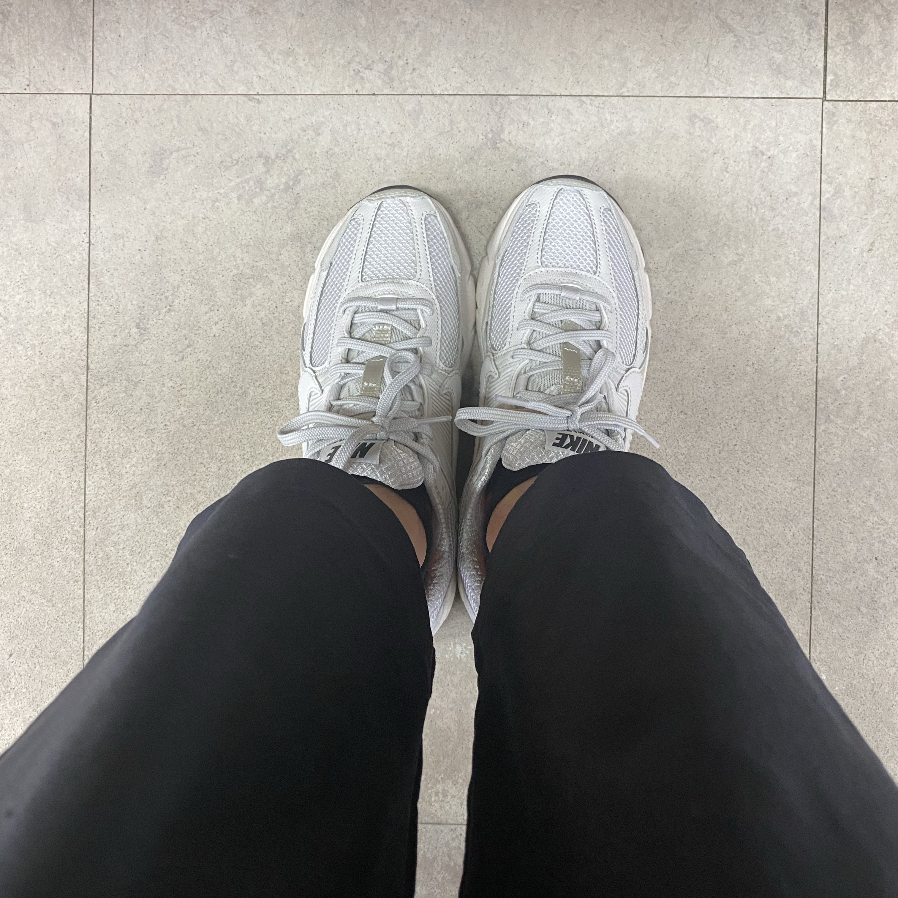 Nike Zoom Vomero 5 SP Vast Grey 2023 착용 스타일