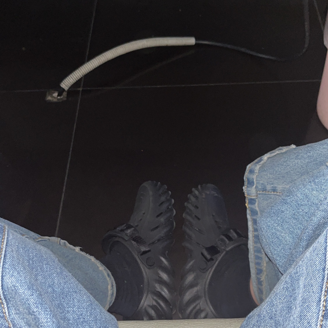 Crocs Echo Clog Black 착용 스타일