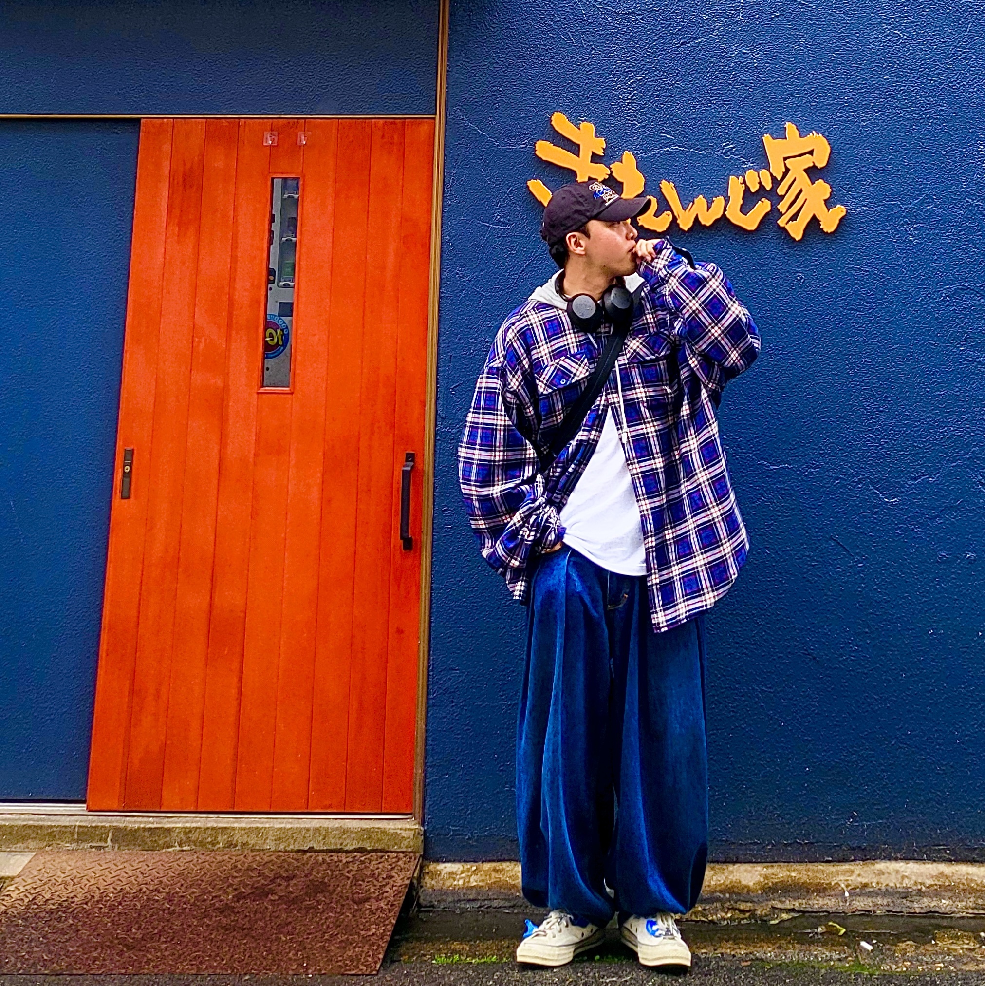 Project G/R Reversible Hoodie Check Shirts Navy, Converse x Ader Error Chuck 70 High White 착용 스타일 - 3