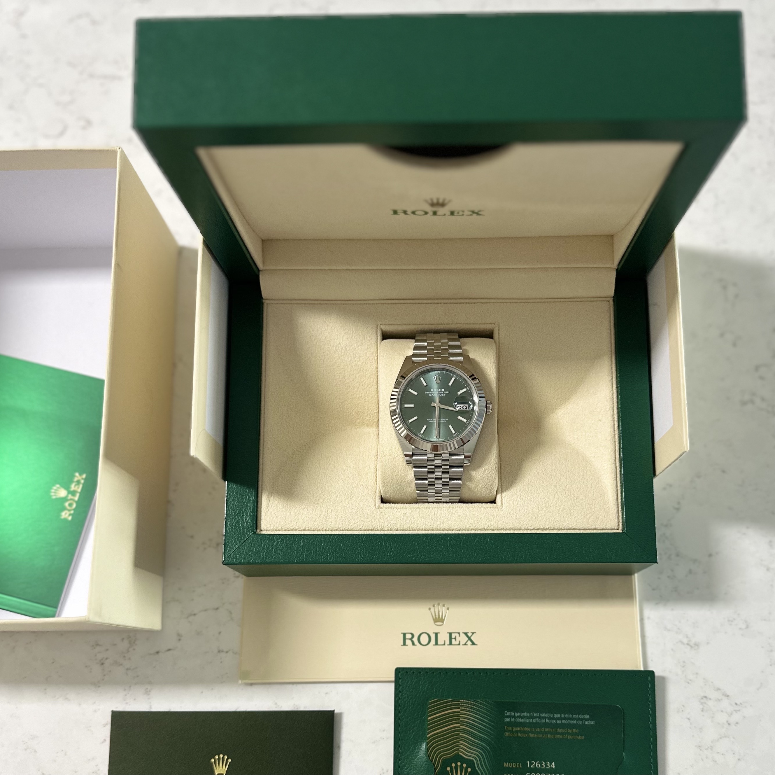 Rolex Datejust 41mm 126334 Mint Green Jubilee 착용 스타일 - 3