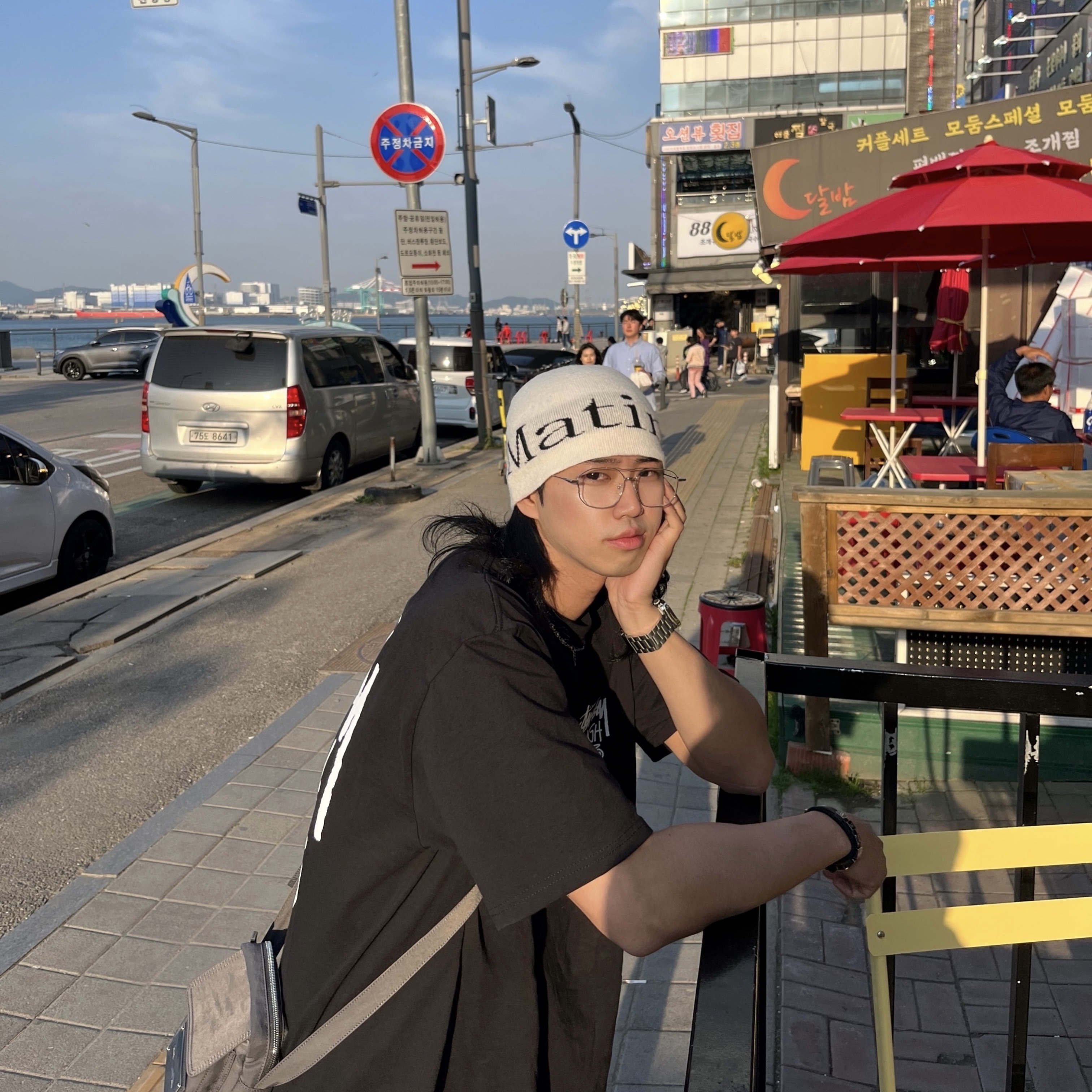 Matin Kim Logo Jacquard Short Beanie White, Stussy Tough Gear T-Shirt Black 착용 스타일 - 1