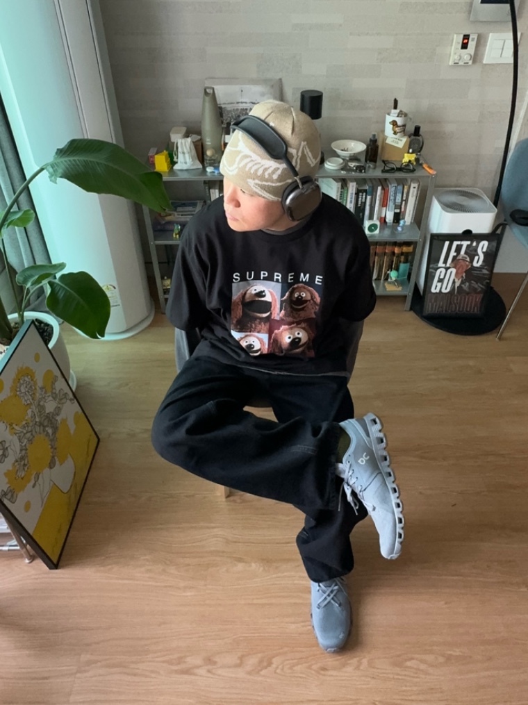 Supreme Rowlf T-Shirt Black - 24SS 착용 스타일