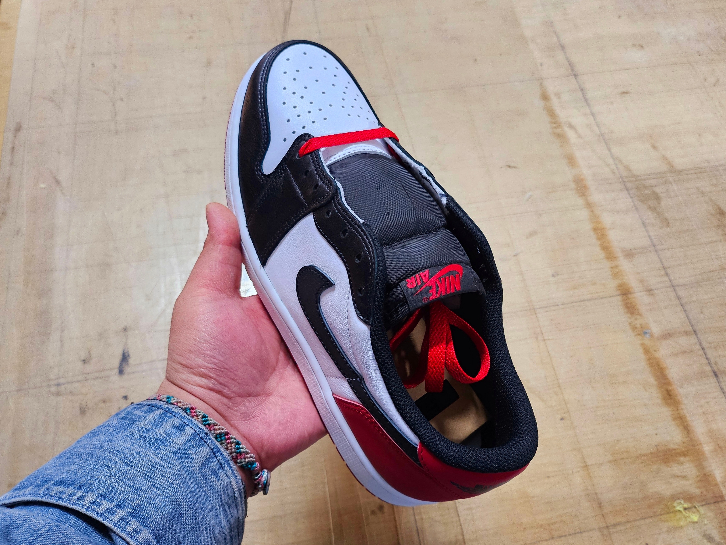 Jordan 1 Retro Low OG Black Toe 착용 스타일 - 3
